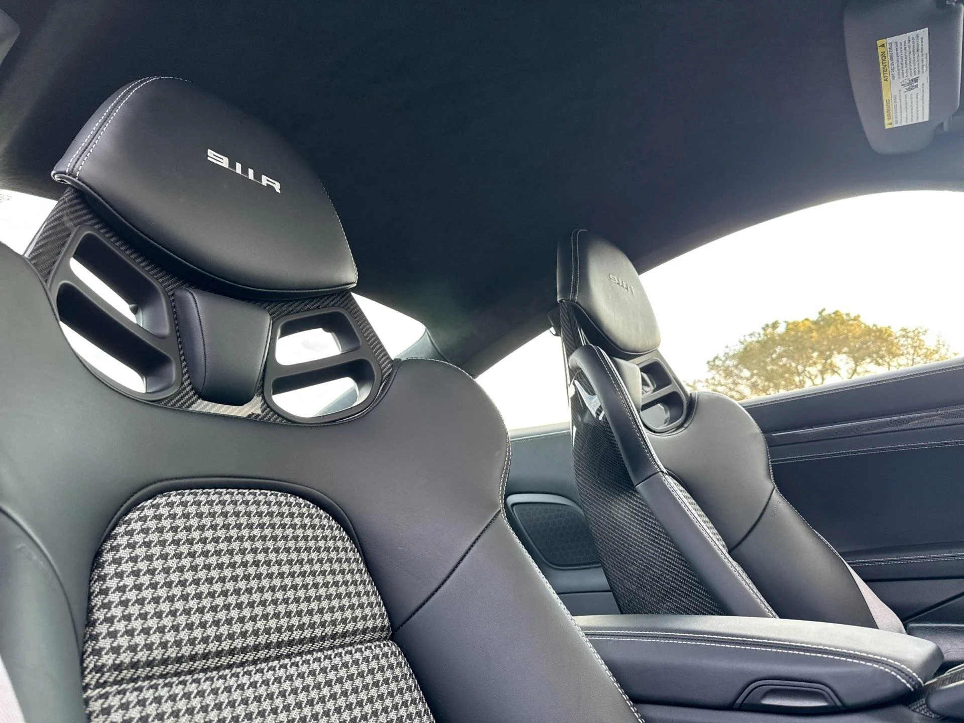 mph015_530316018_Used_2016_Porsche_911_R_1769181324_65601cf1cf