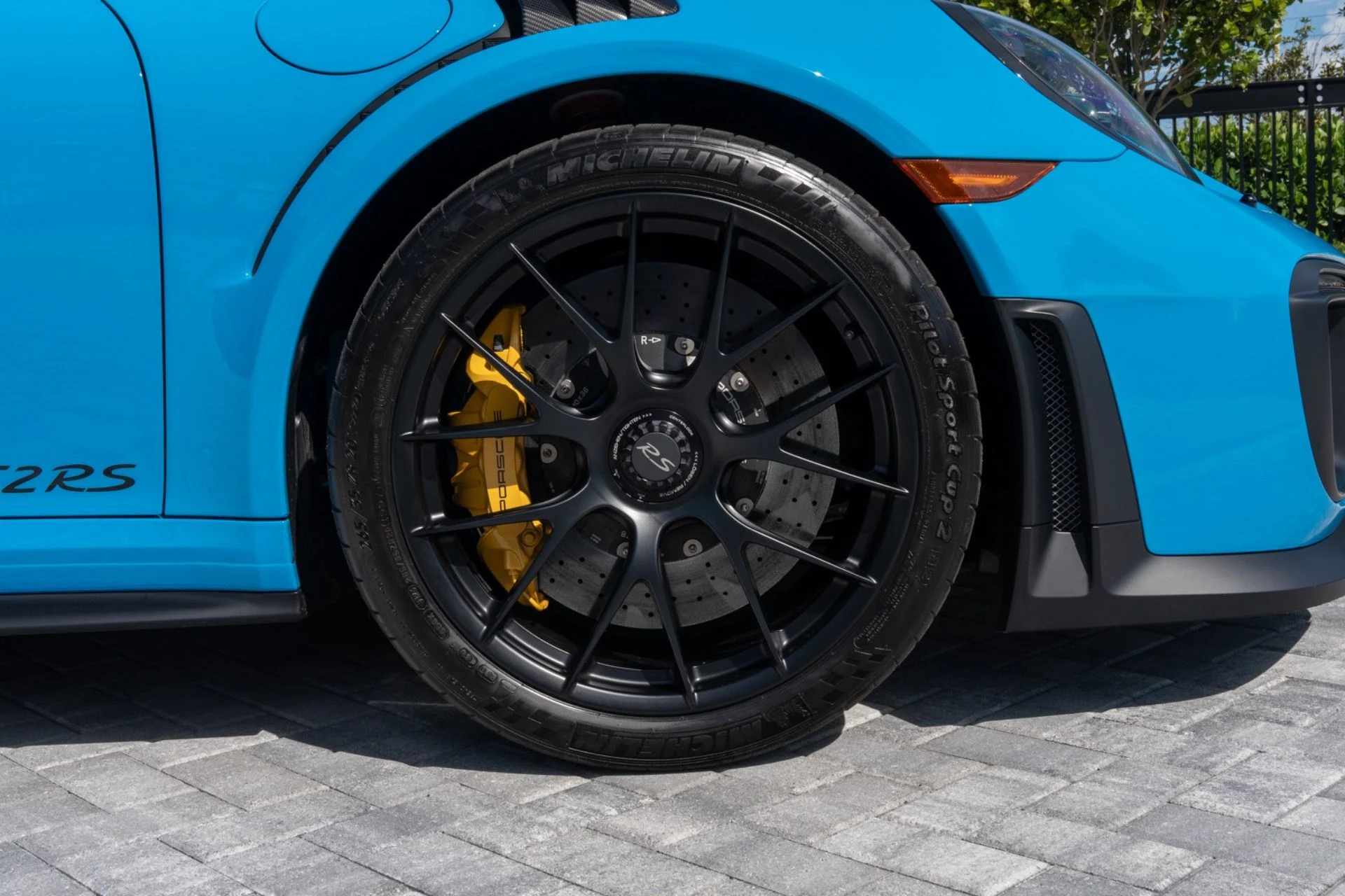 mph015_540110163_Used_2018_Porsche_911_GT_2_RS_1791309730_be627a49b8