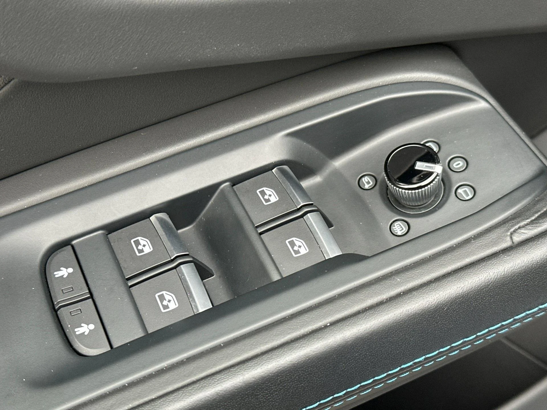 mph015_545343135_Used_2019_Lamborghini_Urus_Selezione_CPO_1766588987_b0b2a499d8