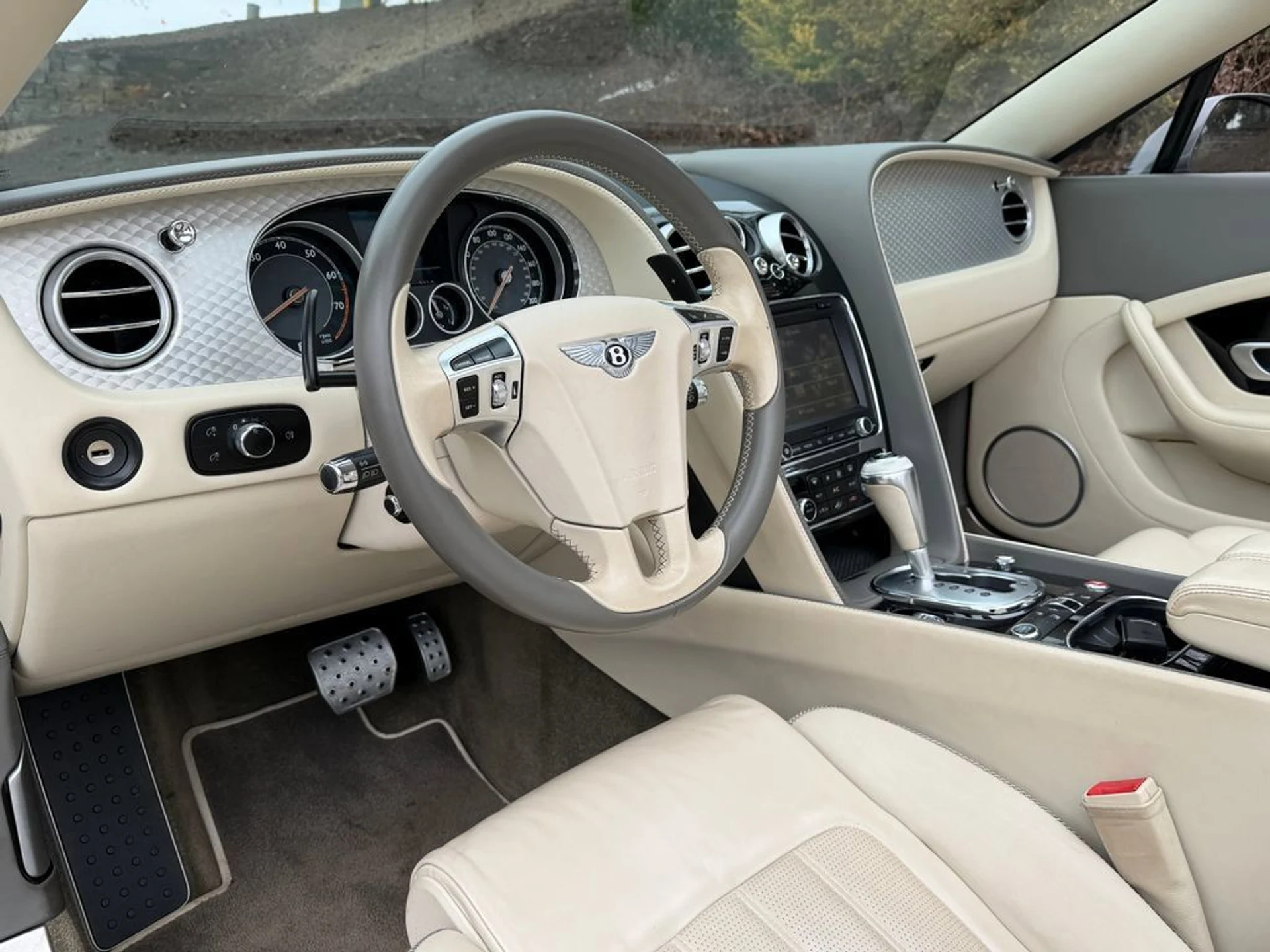 mph015_550776643_59e9f9506e5b41b8a252487bb4f84c47_9a004a5489