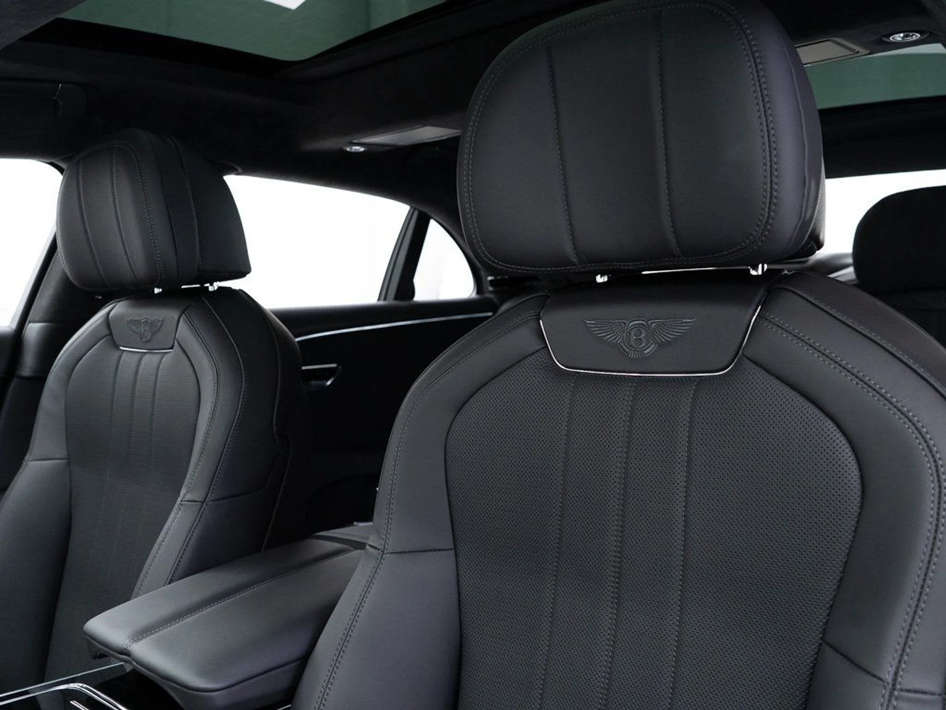 mph015_561754064_5995ea867a84c635a50b7b0d4f74e07c_d29b6a2238