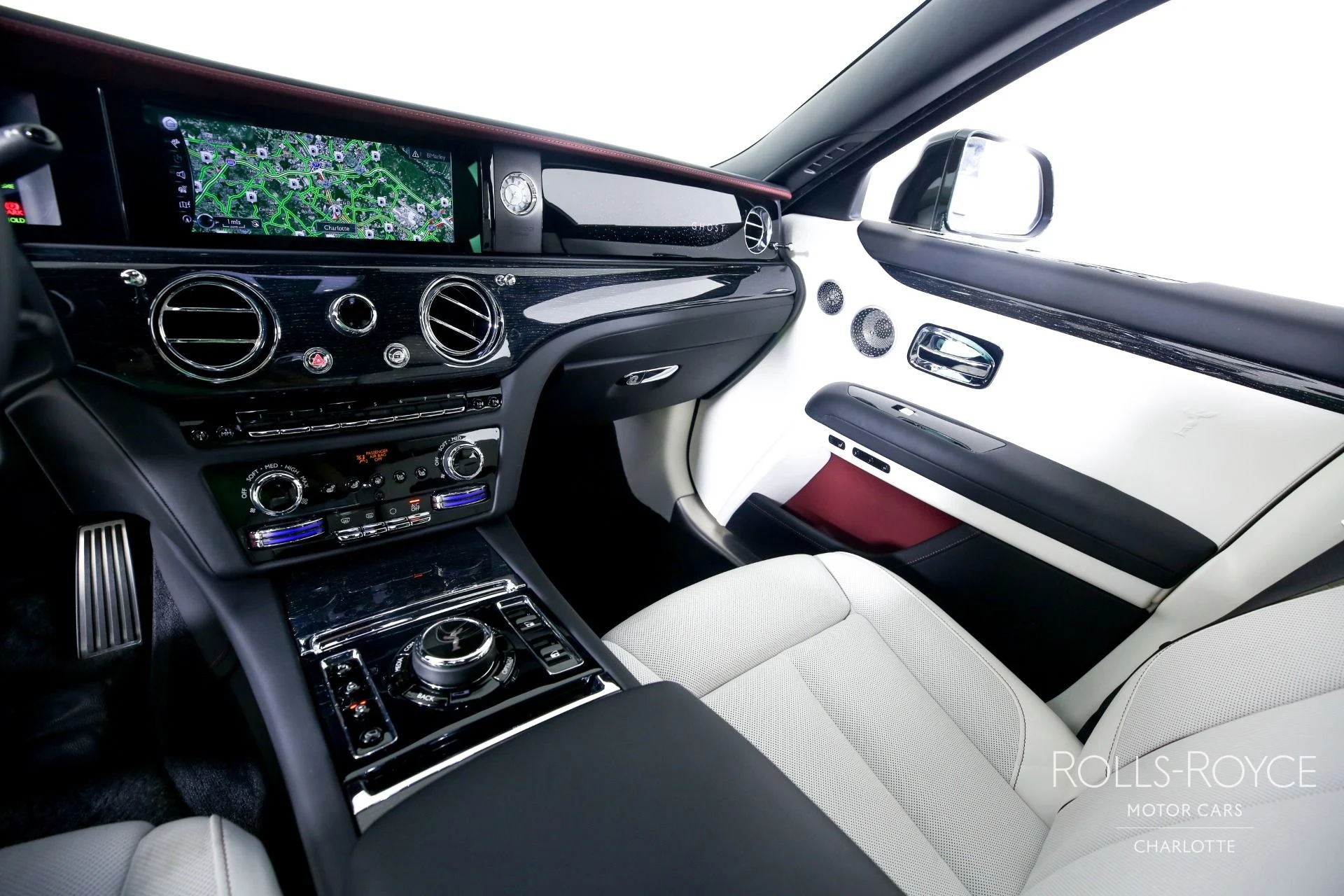 mph015_563249332_Used_2022_Rolls_Royce_Ghost_1688237023_c175703b4c