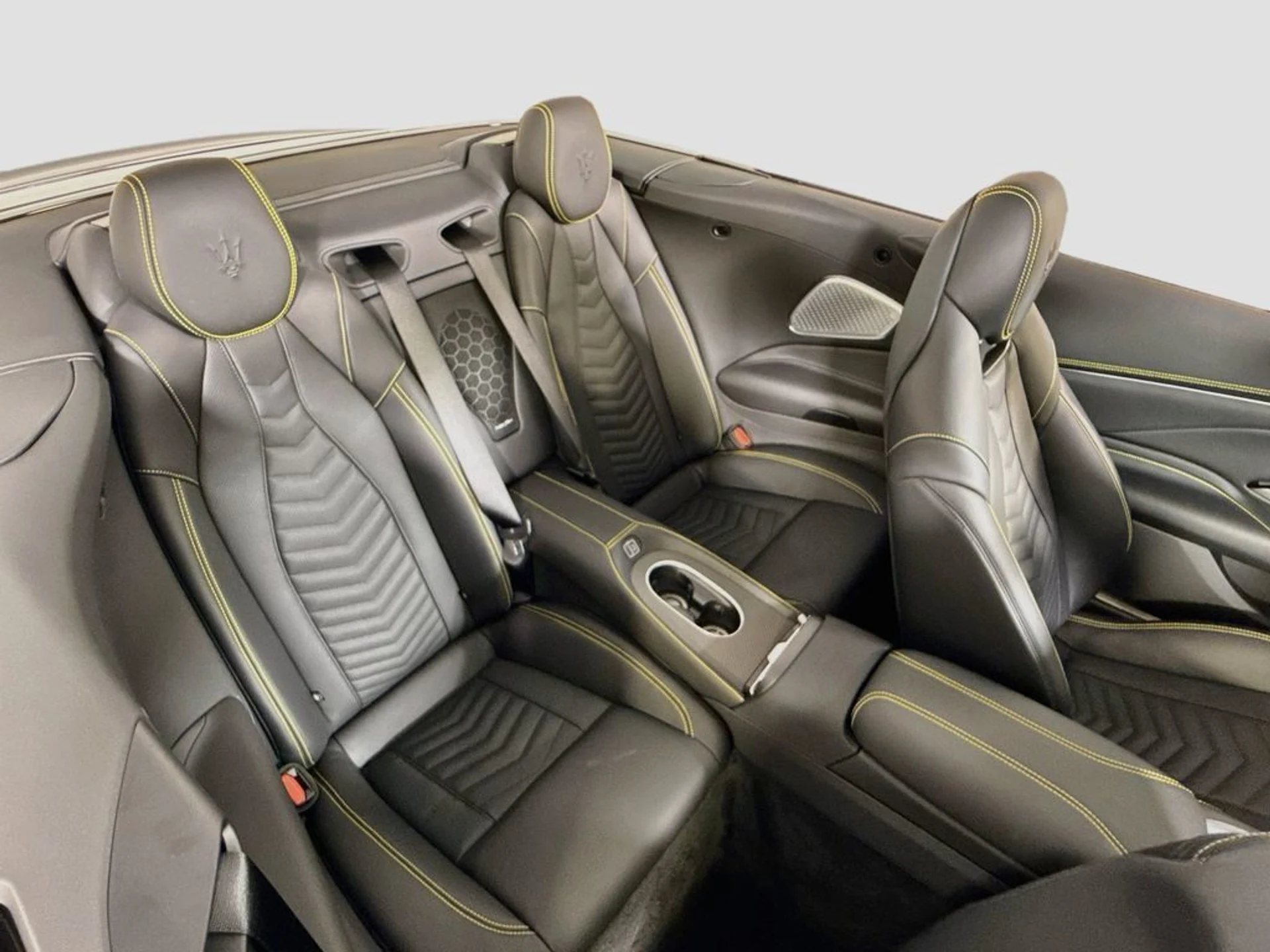 mph015_564453162_new_2026_maserati_grancabrio_convertible_11350_23036271_17_1024_72e9ca0fbf