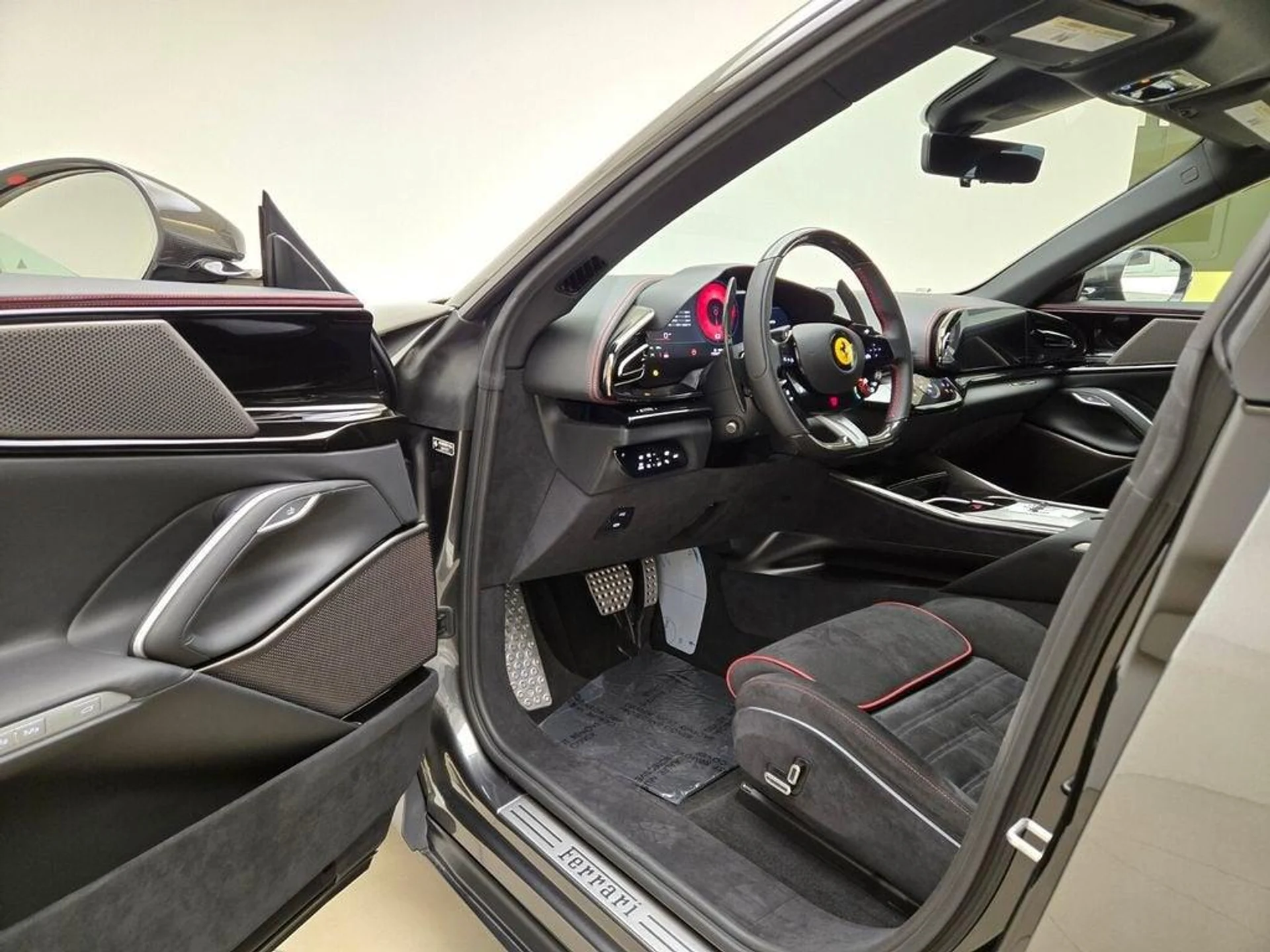 mph015_564560270_Used_2026_Ferrari_Purosangue_1771612873_0af2e472ae