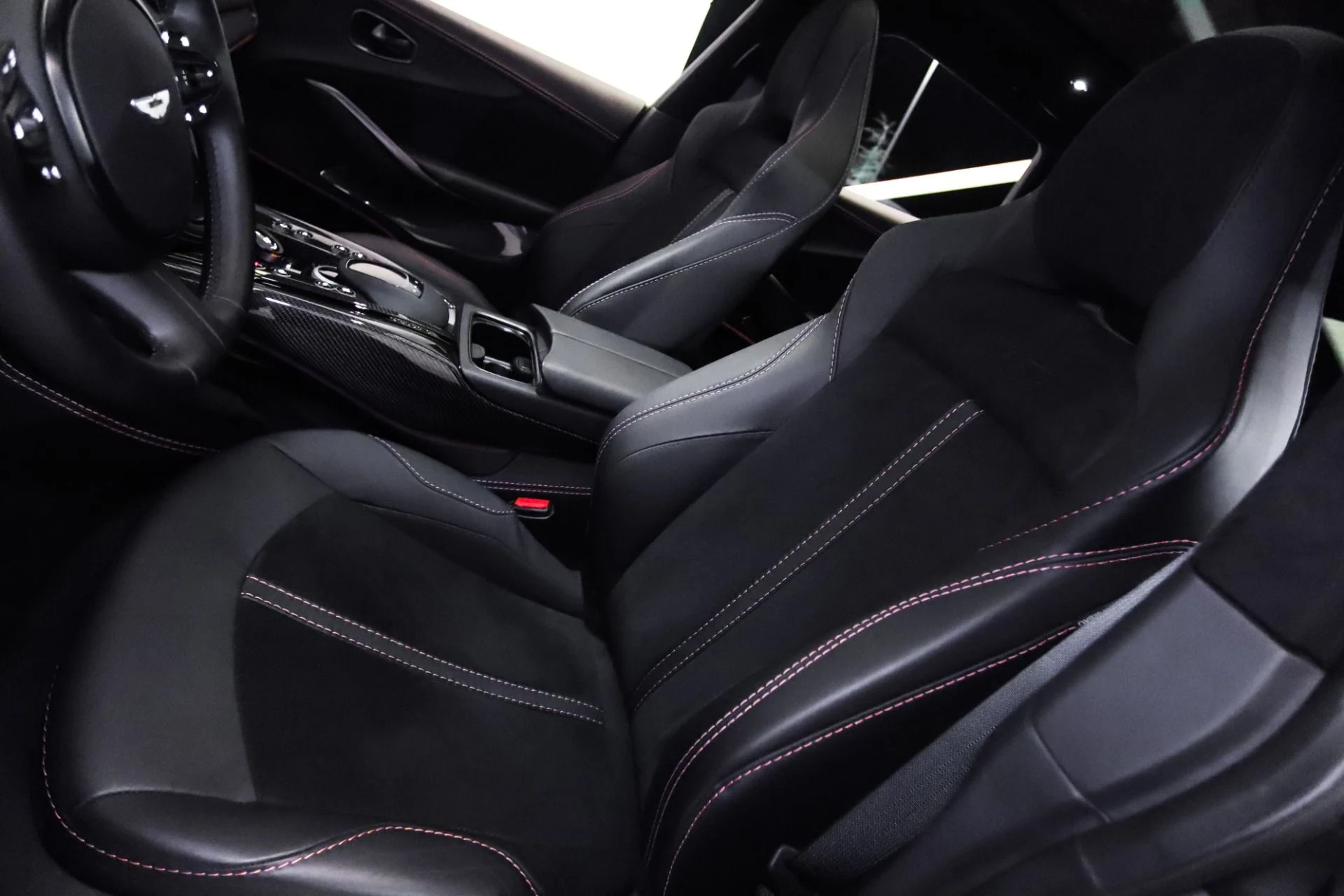 mph015_565287726_New_2023_Aston_Martin_DBX_707_1744811574_a3513f8714