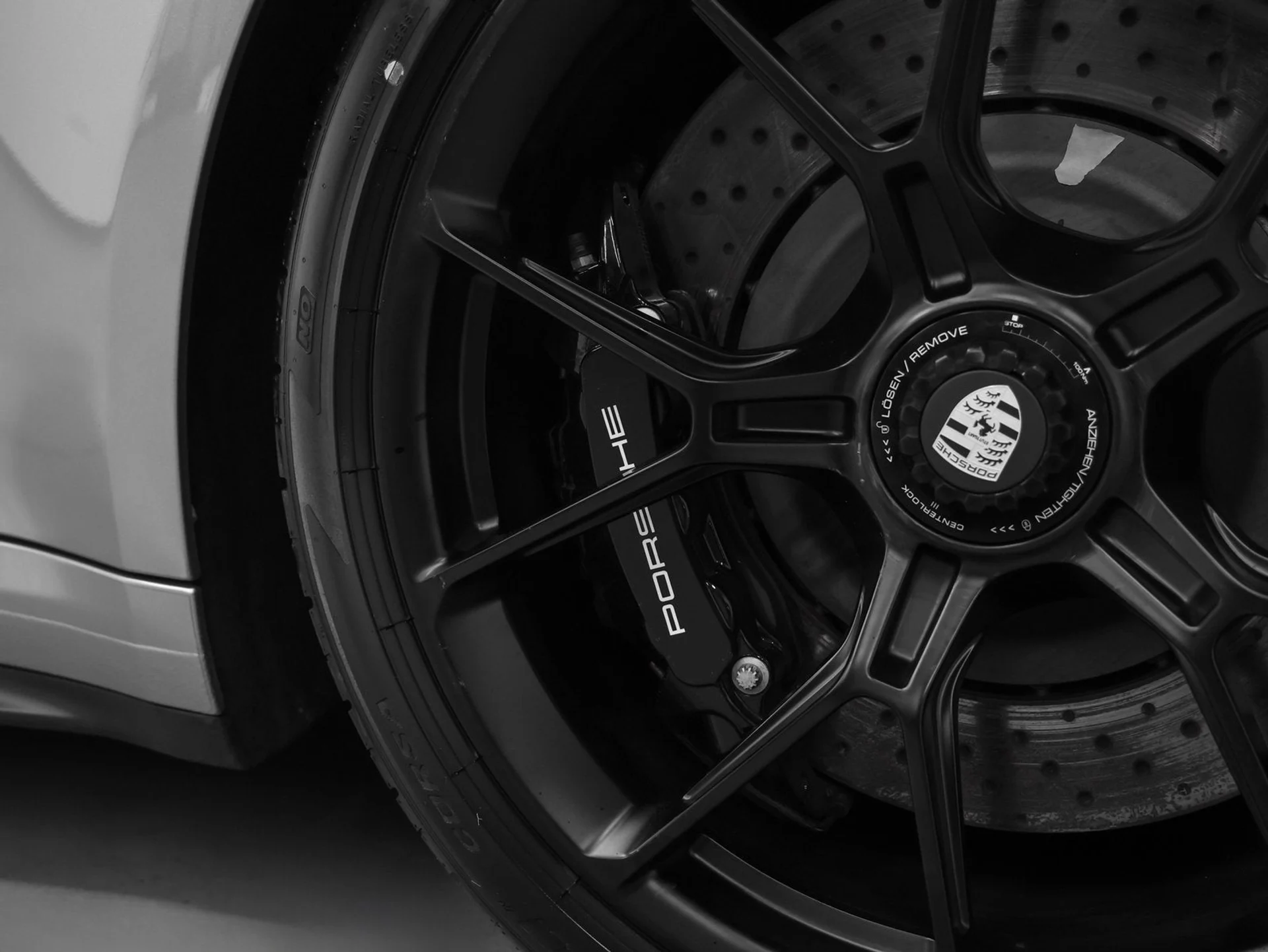 mph015_576635963_16_8de3f6ff2d