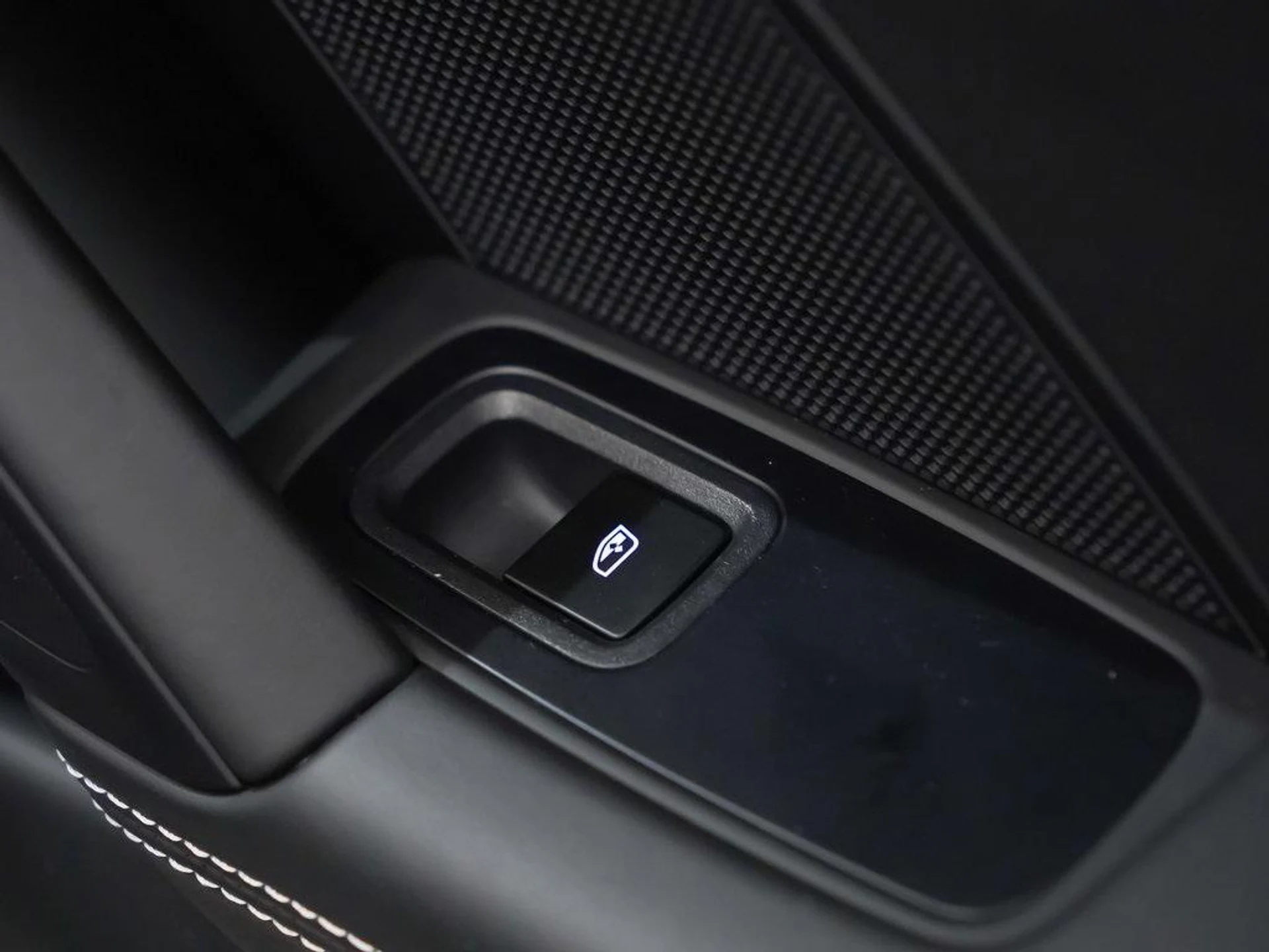 mph015_579124806_NI_9_M9_Jd_HP_71o_D_Fi7_G6_B_Bg_CZIC_Mg_b675c6f9c9