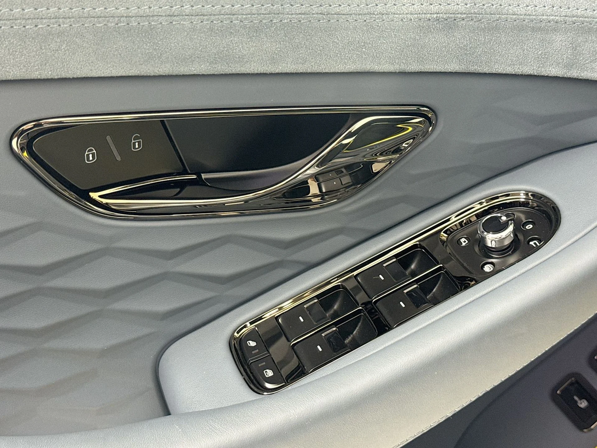 mph015_585238509_7e8cb4fb53763465cbecd0bc0dbfabe4x_3f17ec9353