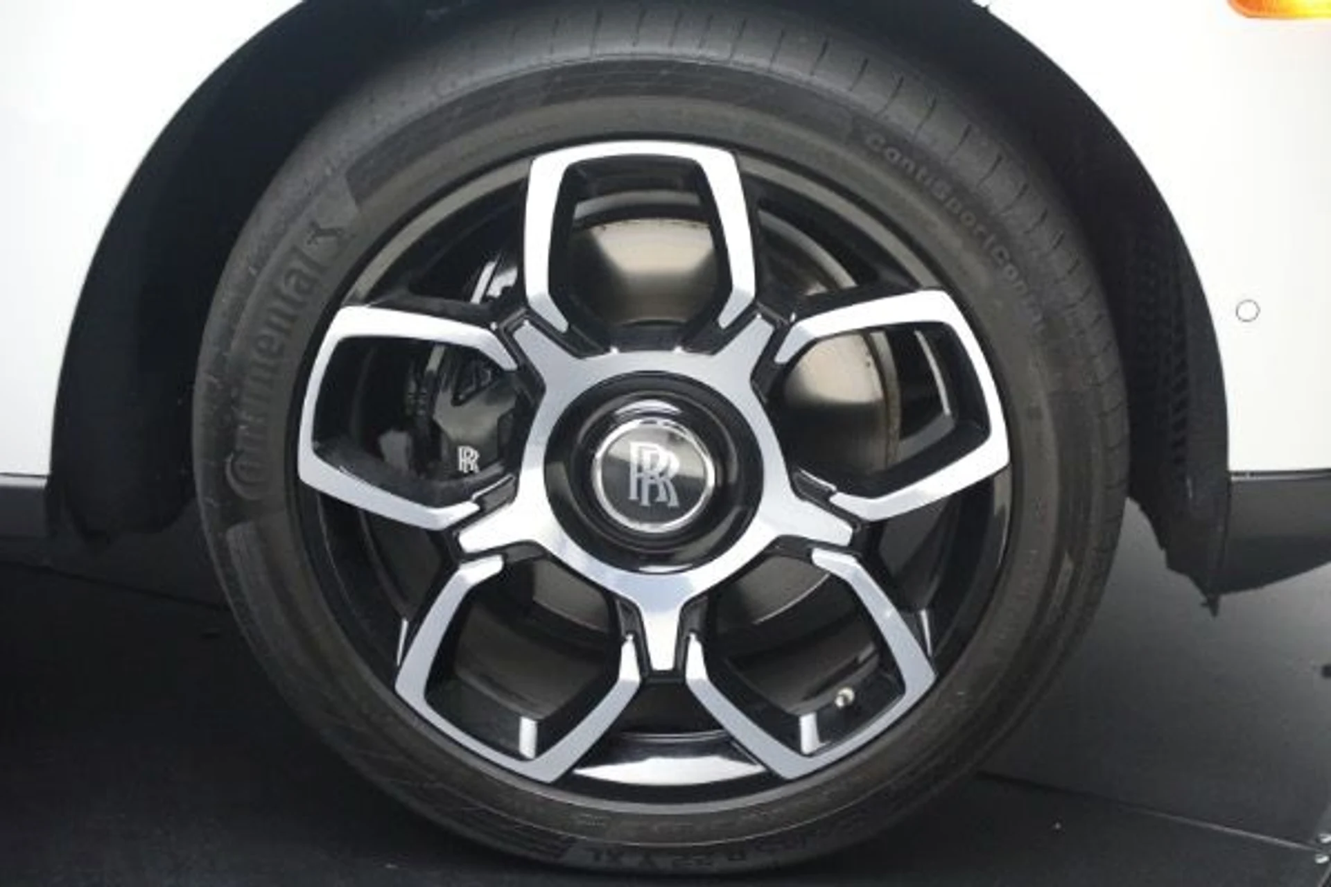 mph015_58543073_Used_2022_Rolls_Royce_Black_Badge_Cullinan_6cedc4cce9