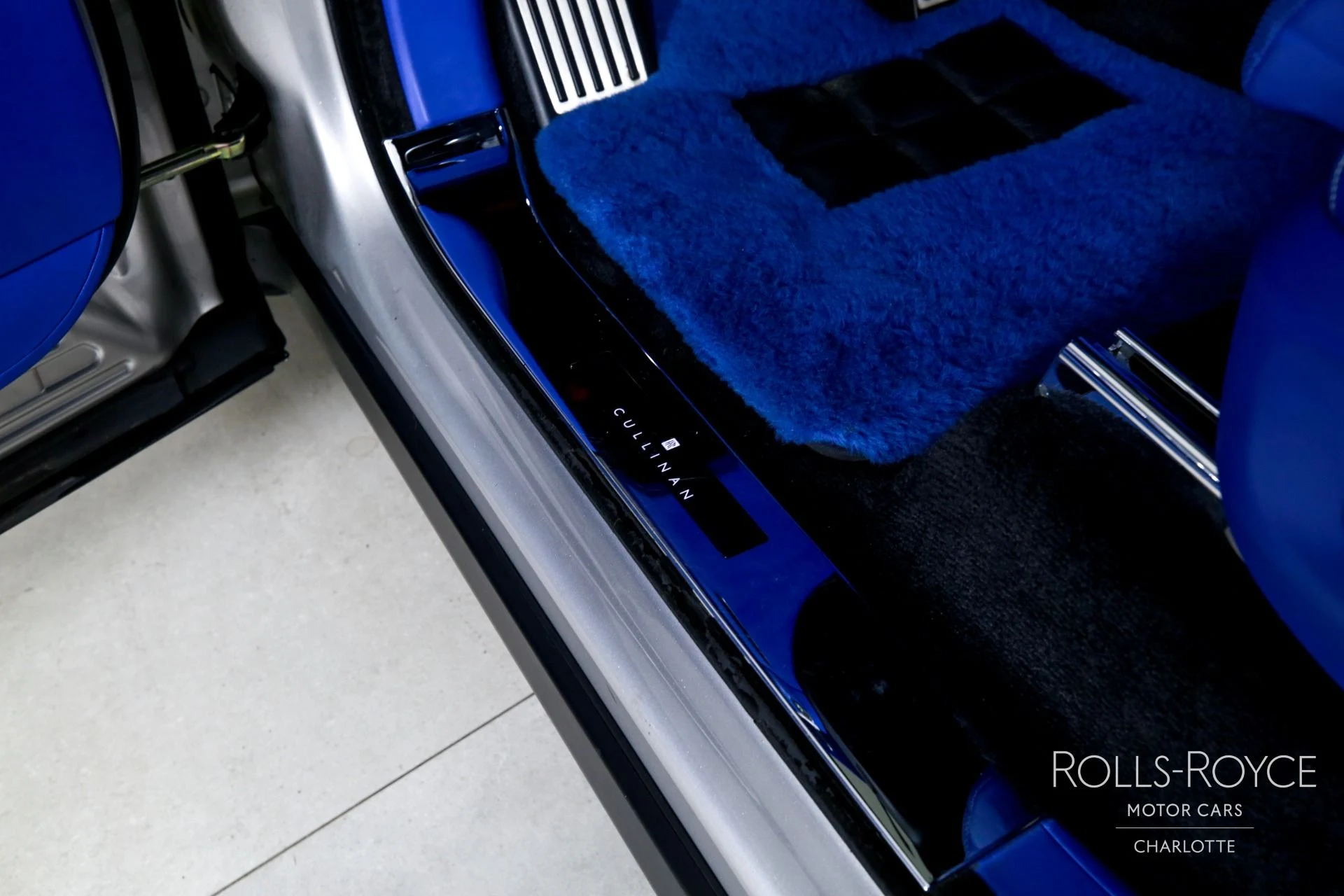 mph015_592241913_Used_2021_Rolls_Royce_Cullinan_1771363967_b0a950f4e0