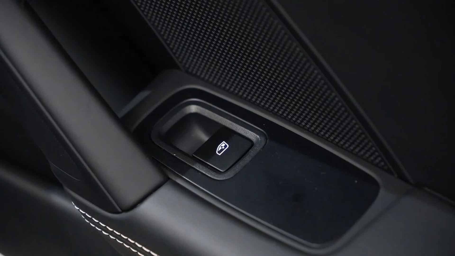 mph015_602040284_c2e8f22d1511f6e1a6ec78fad71b17cfx_5a1e6dec66