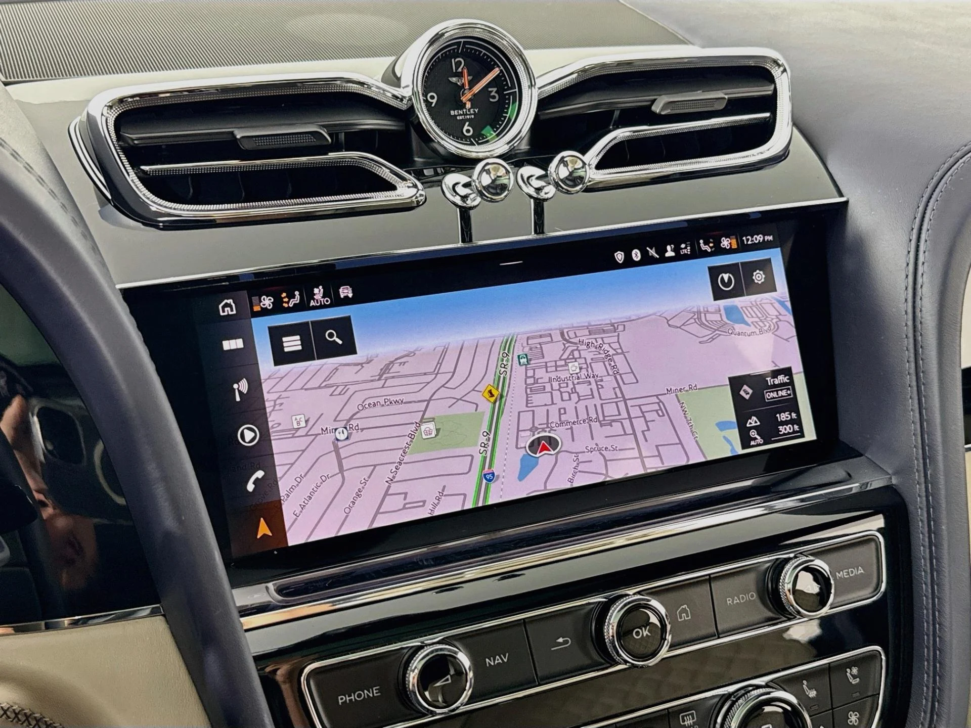 mph015_605908290_Used_2023_Bentley_Bentayga_Azure_V8_1789145806_411c4c5bd1