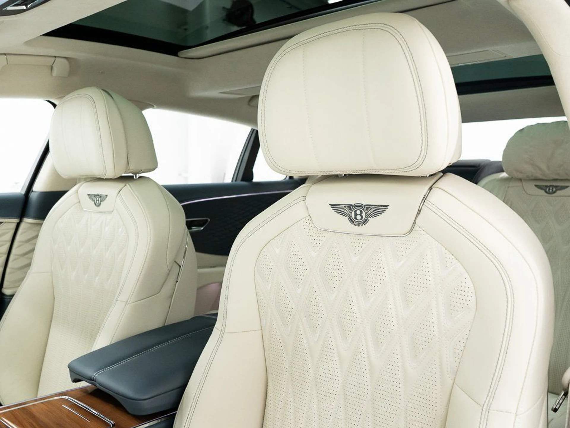 mph015_608447232_5ee0ef0f31dd34deabb8993c273f49f7_d499accd2f