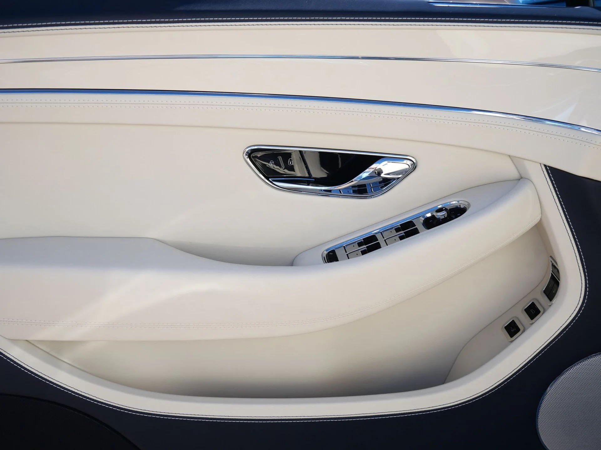 mph015_608849211_a205e6339655102bfb23f7d082268130x_59b4b530af