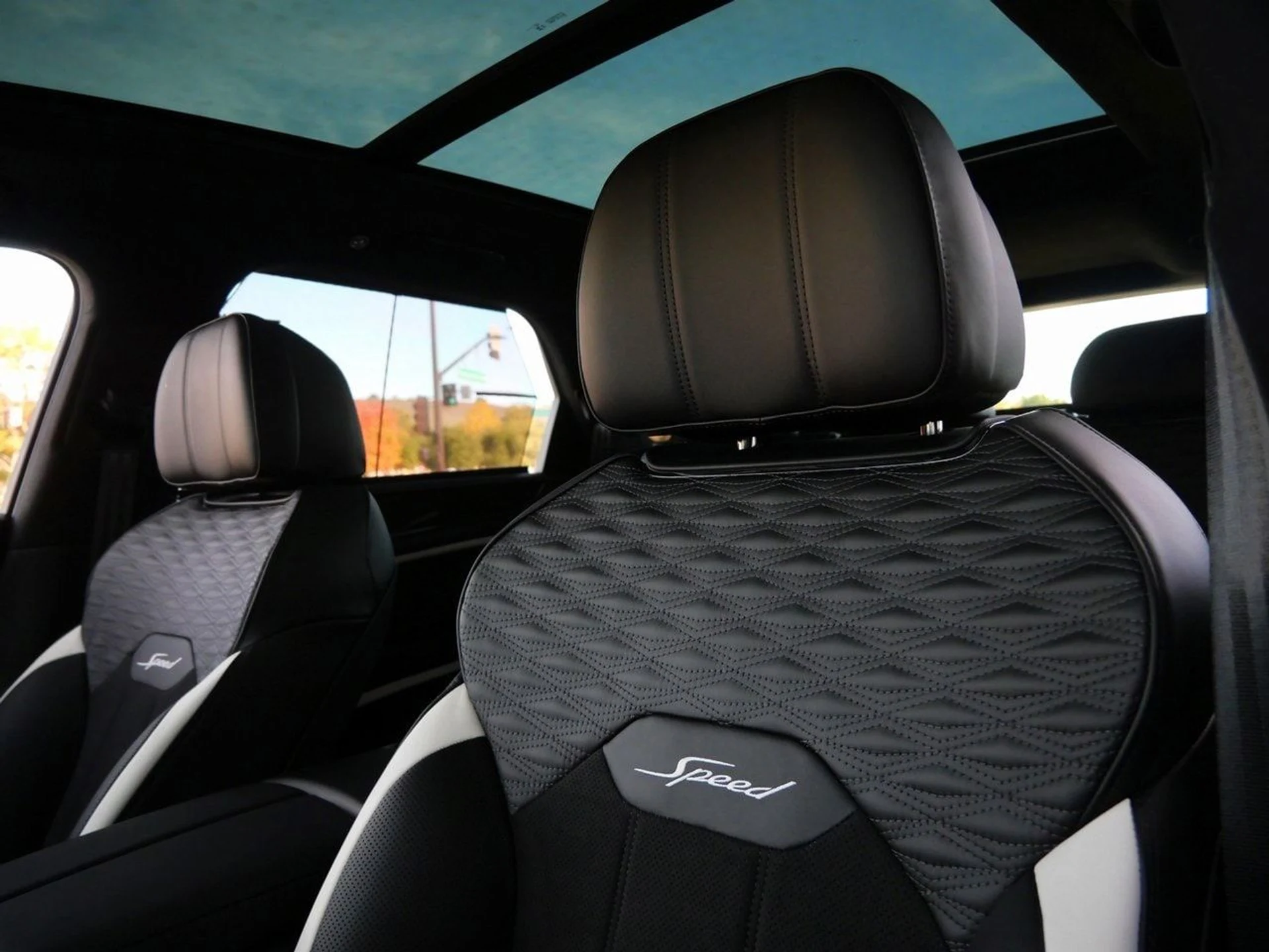 mph015_612879002_cec1fe9bd7c77c809bf0a702909b01c9x_526e1fdc87