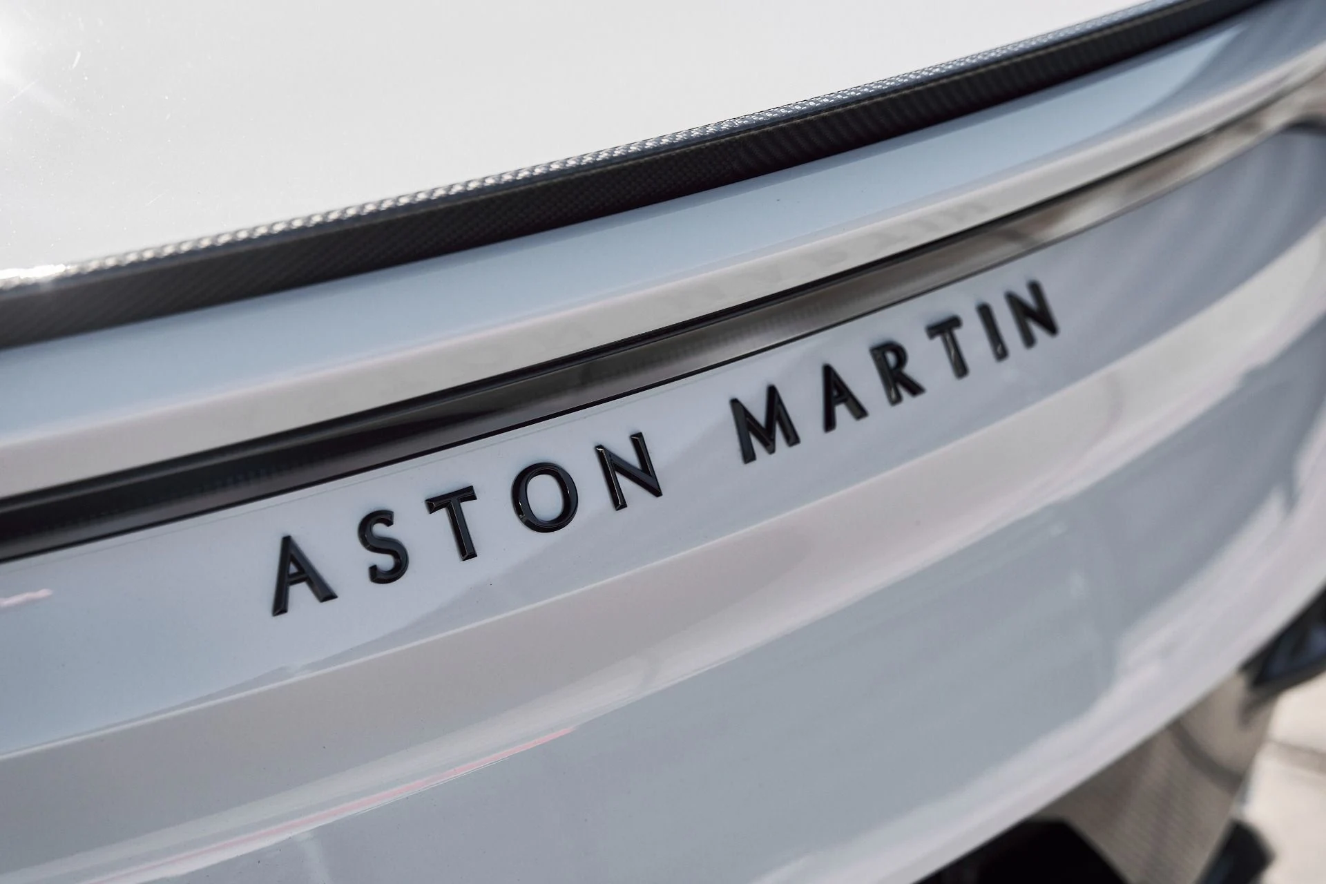 mph015_630294041_Used_2023_Aston_Martin_DBS_Volante_1770513051_2c4de77a5f