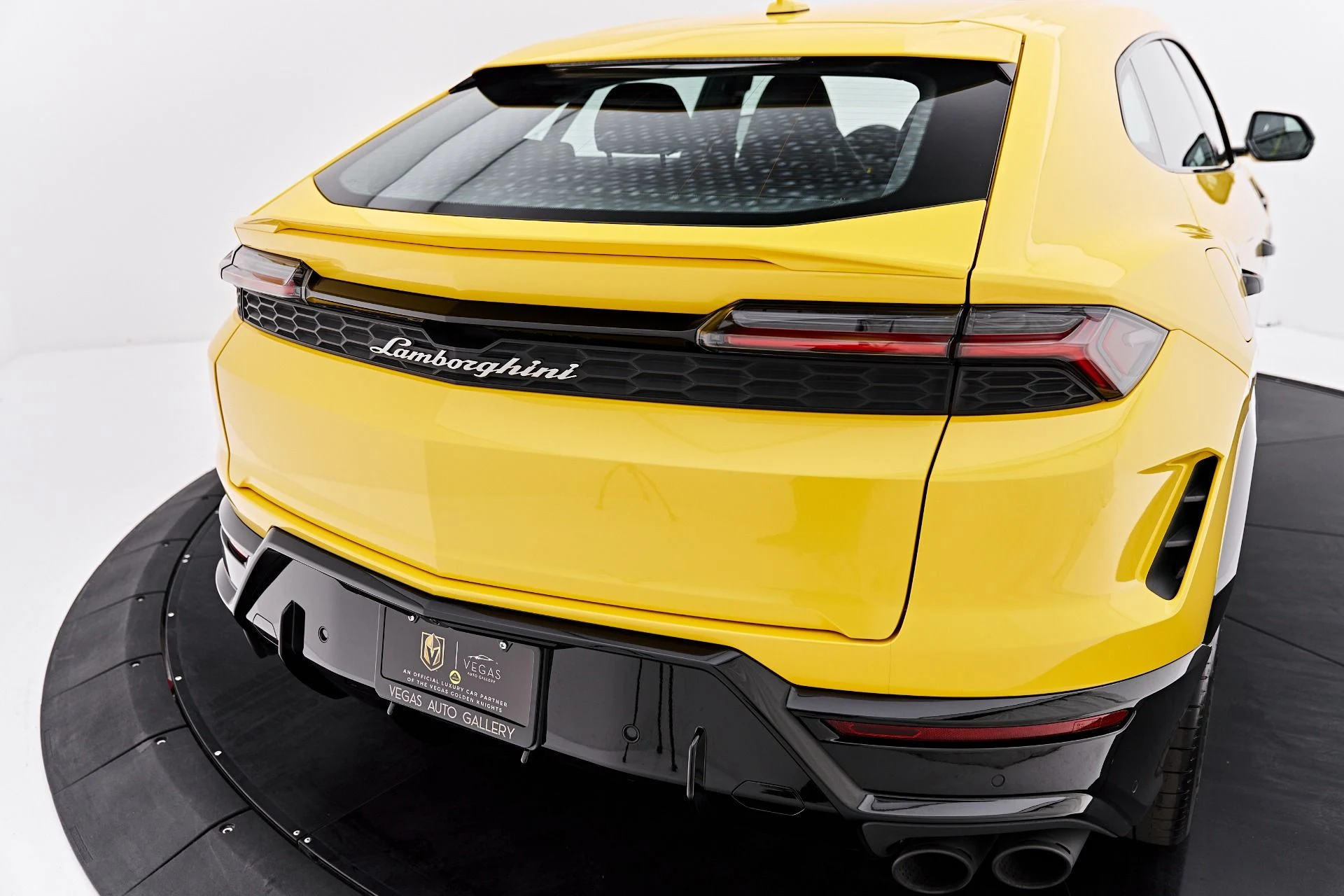 mph015_63092749_Used_2025_Lamborghini_Urus_SE_1788049856_6e0e5cf736