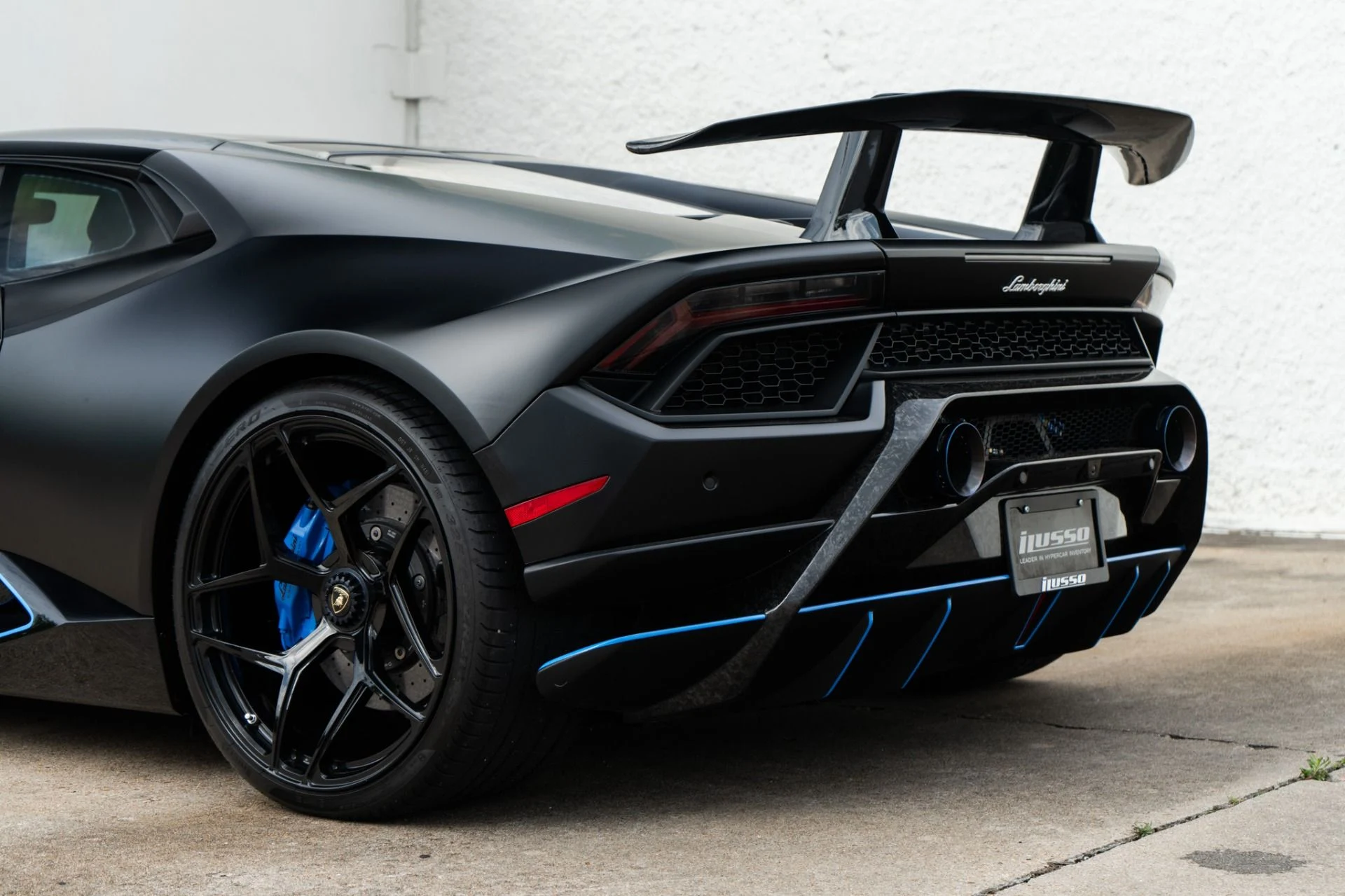 mph015_631935728_Used_2018_Lamborghini_Huracan_LP_640_4_Performante_1776702980_a33c344316