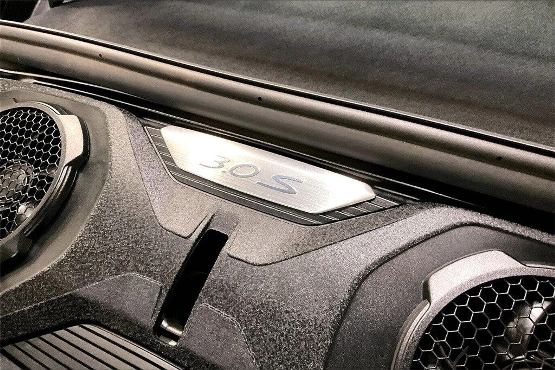 mph015_640929793_0dc0ca52aa7bf6c01d2339c656079d0bx_f4f9b3fde3