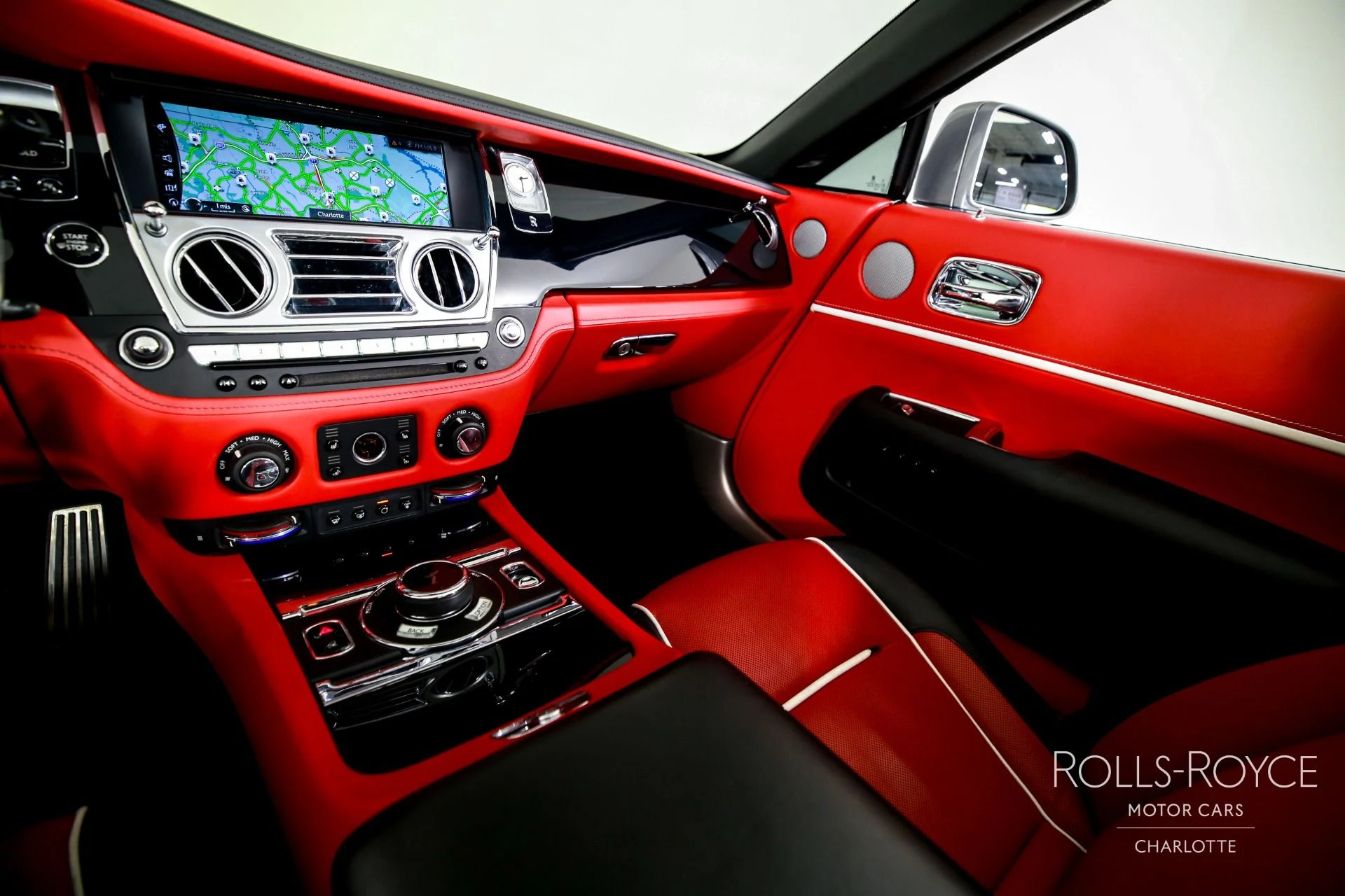 mph015_661263842_Used_2019_Rolls_Royce_Dawn_1771363105_a1b86ce10c