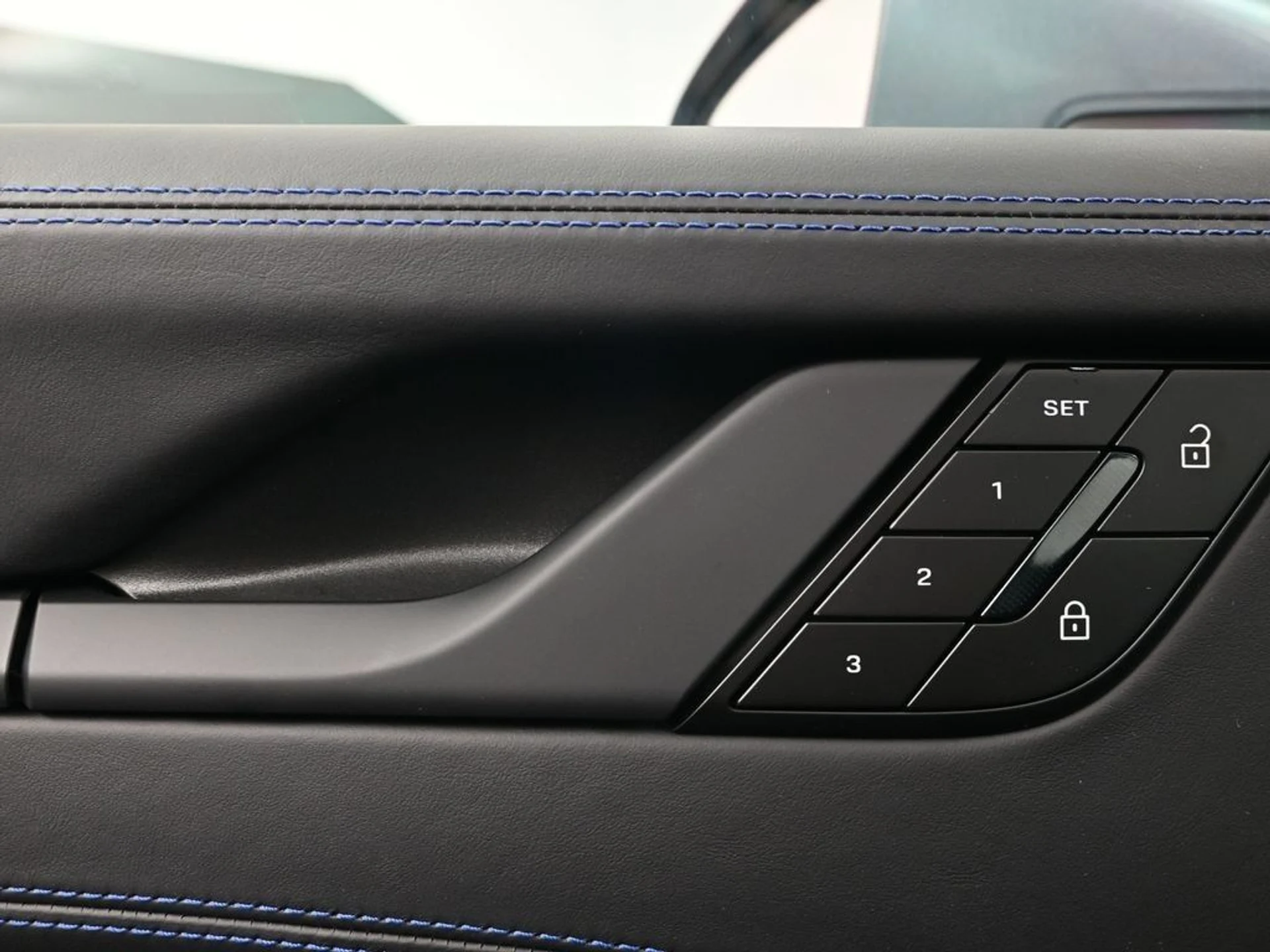 mph015_661540393_61de0b08273e5a021fa6023dc744985ax_0e6a372ab0