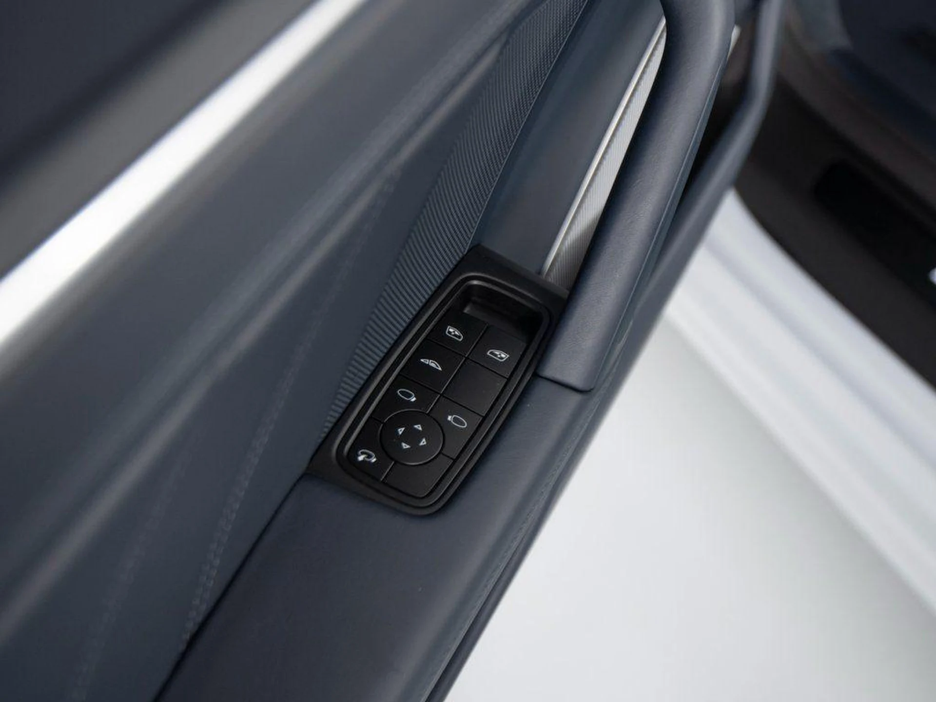 mph015_662789373_0k_Hm956ftmxy_N_M_AG_Cz_S_Pomnj_E_a406f79918