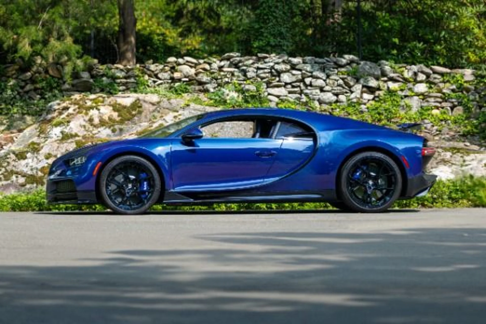 mph015_665006982_Used_2018_Bugatti_Chiron_Chiron_3c8d9334b6