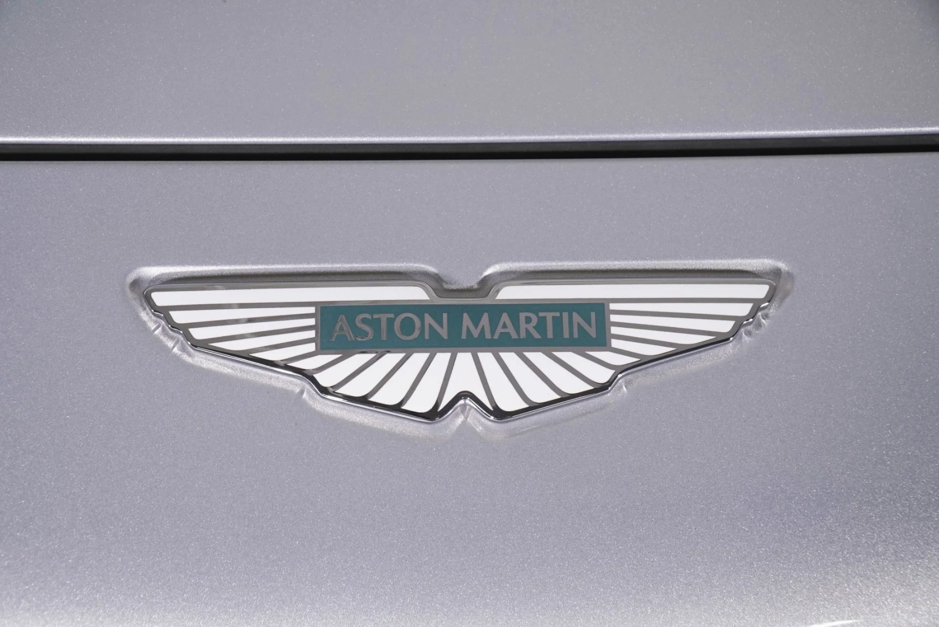 mph015_665896947_New_2026_Aston_Martin_DBX_S_1790626879_d7f507fe6b