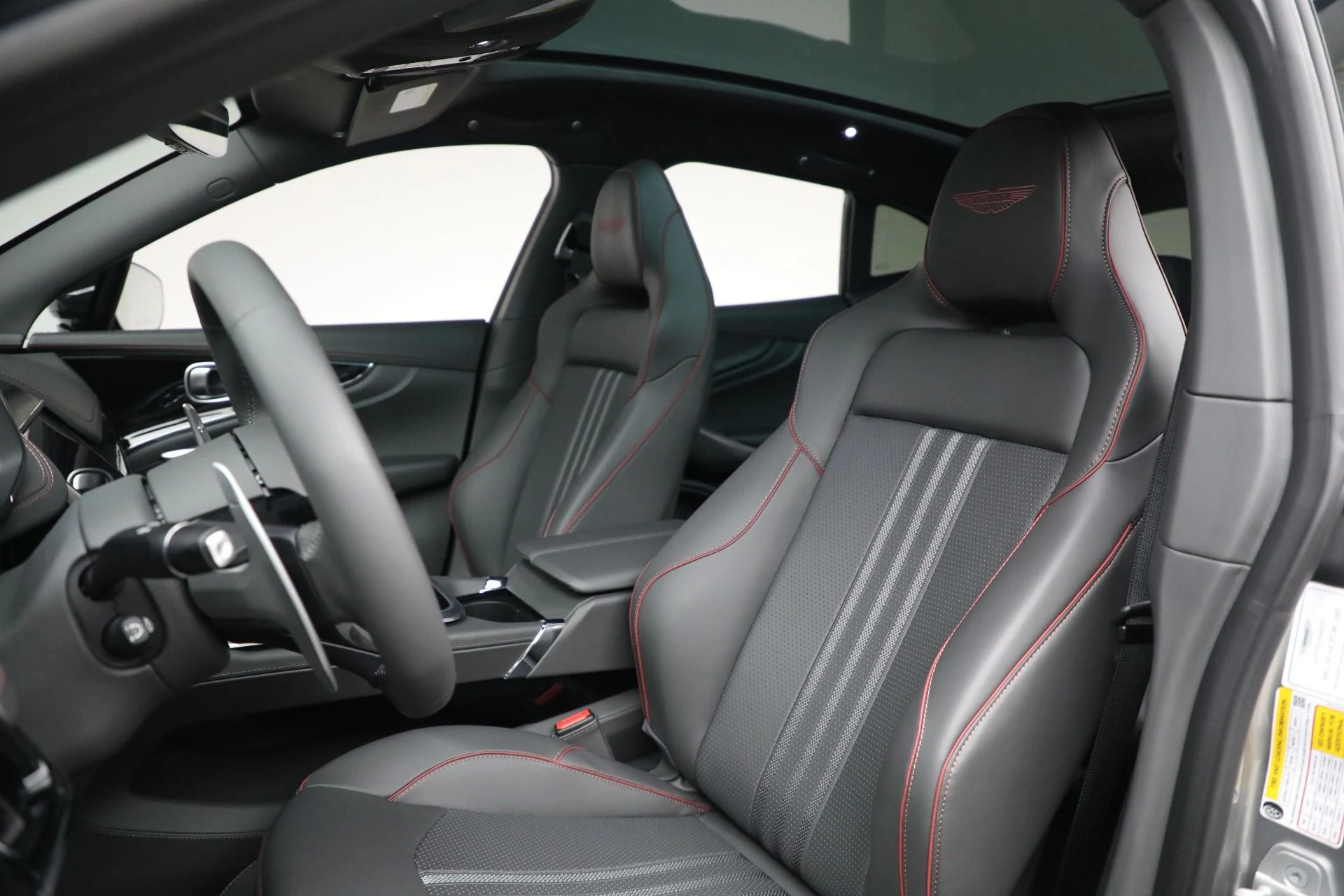 mph015_669463779_New_2025_Aston_Martin_DBX_707_2d9322309d