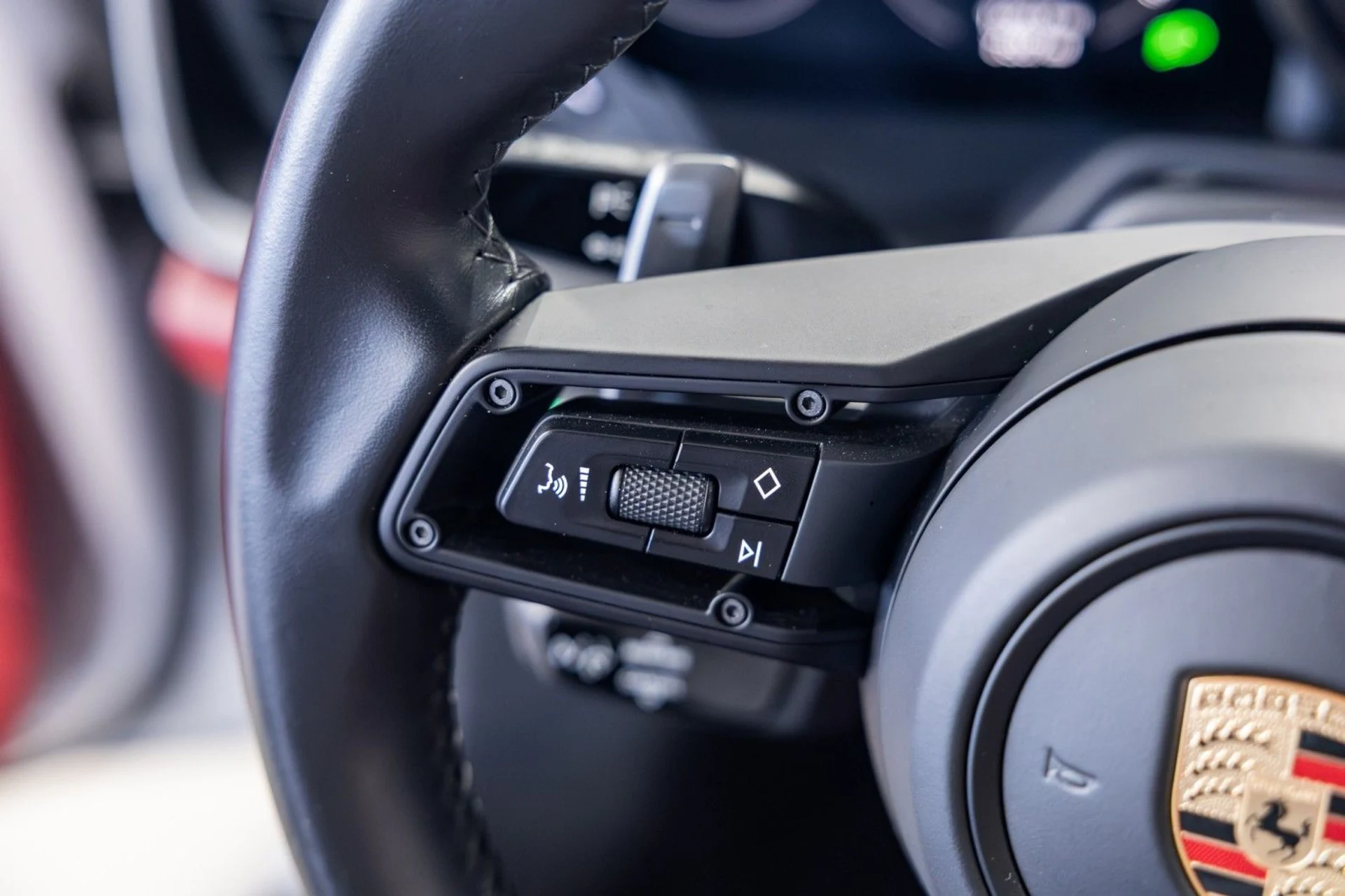 mph015_670767544_h_A_287a2283b7