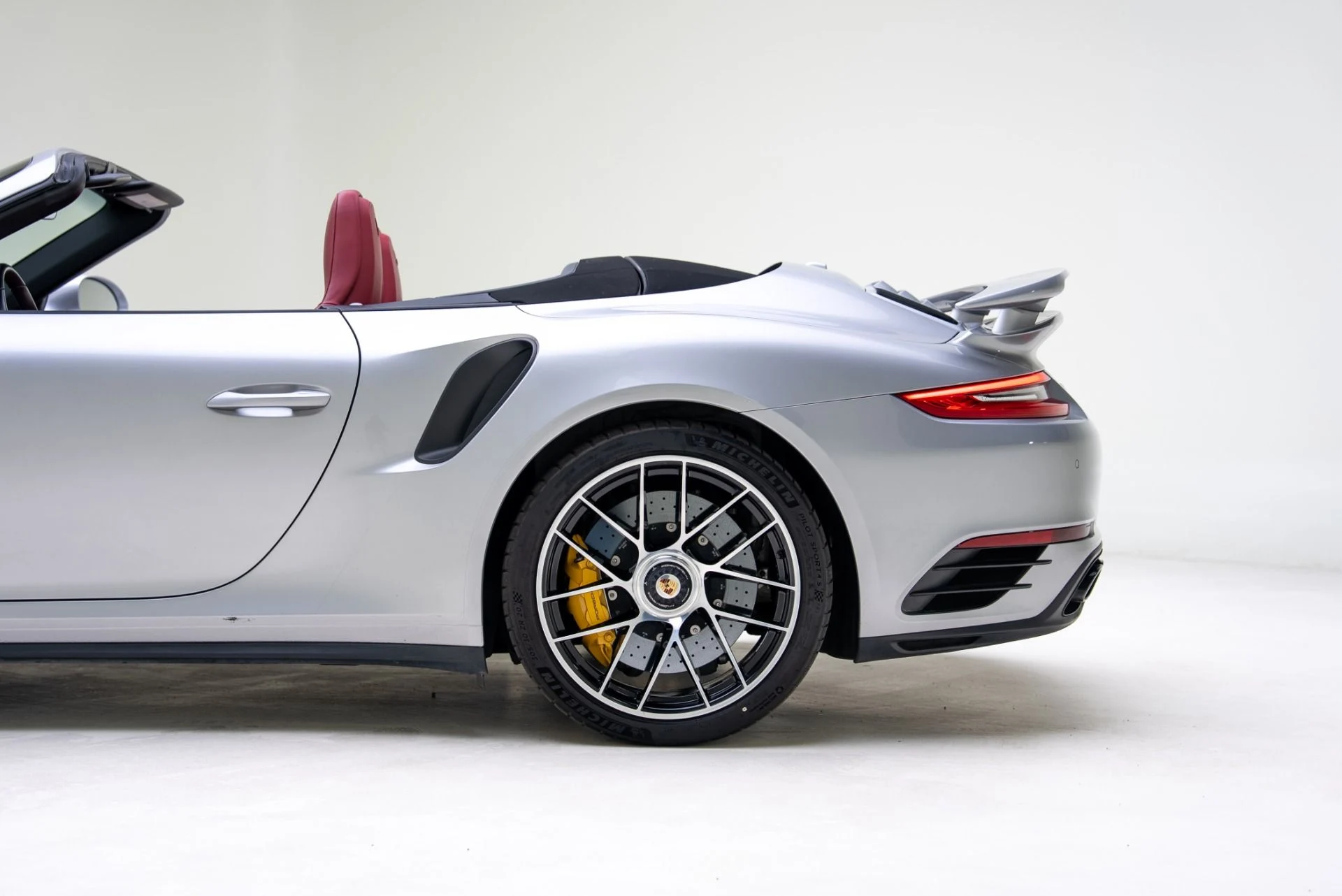 mph015_675676364_Used_2018_Porsche_911_Turbo_S_1769029746_a18388572e