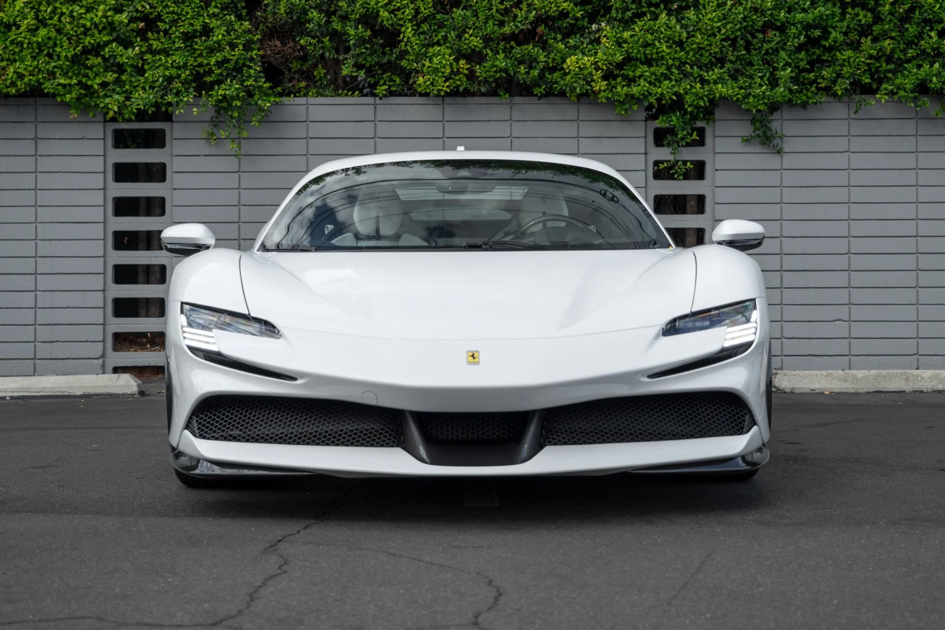 mph015_679304537_Used_2023_Ferrari_SF_90_Stradale_1760118033_305fbfd463