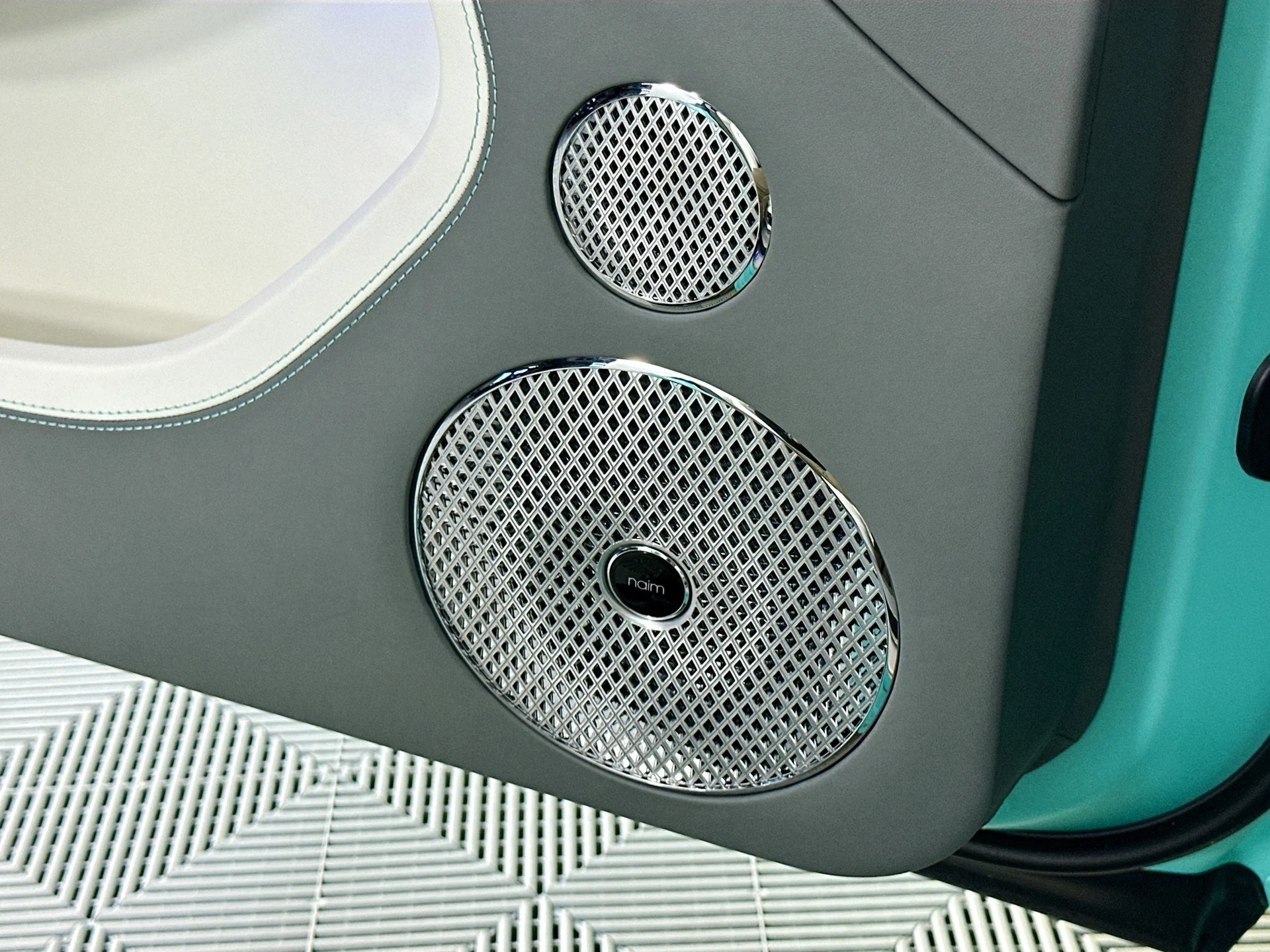 mph015_679773855_16_4bc387fd2d