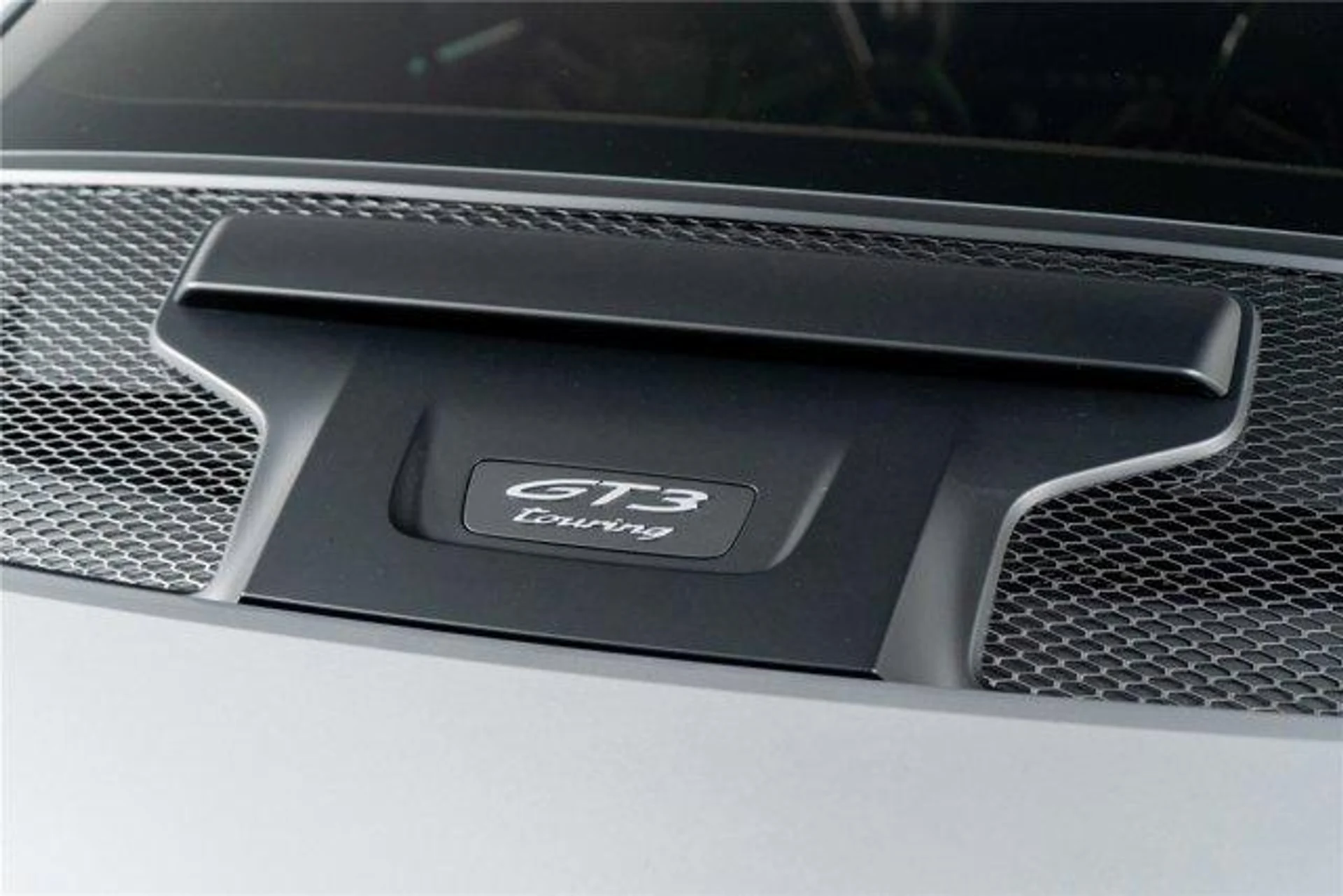 mph015_681984676_X_Lmd_R0trt_I8n0t1_P1_T01_B1mof_Ag_5311a4ff38