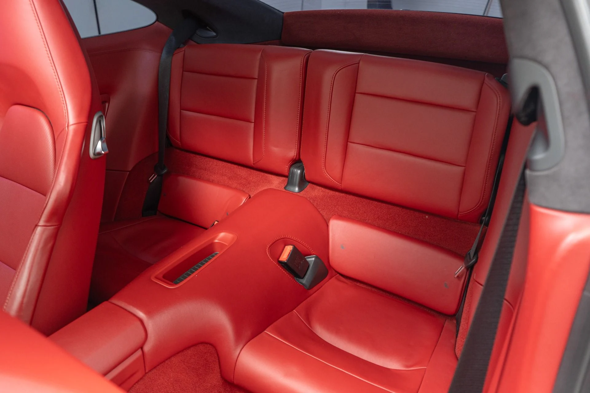 mph015_687133822_Used_2014_Porsche_911_Turbo_S_560_Horsepower_Natural_Leather_Heated_and_Ventilated_Seats_1776369392_47b05241ab