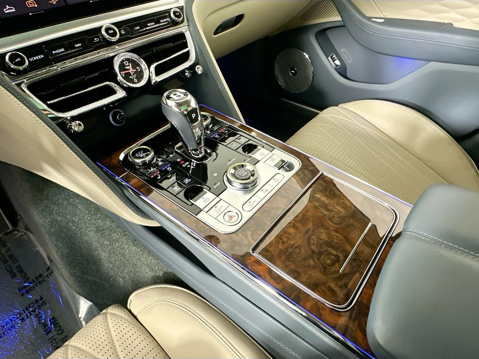 mph015_690632047_16_9be731c682