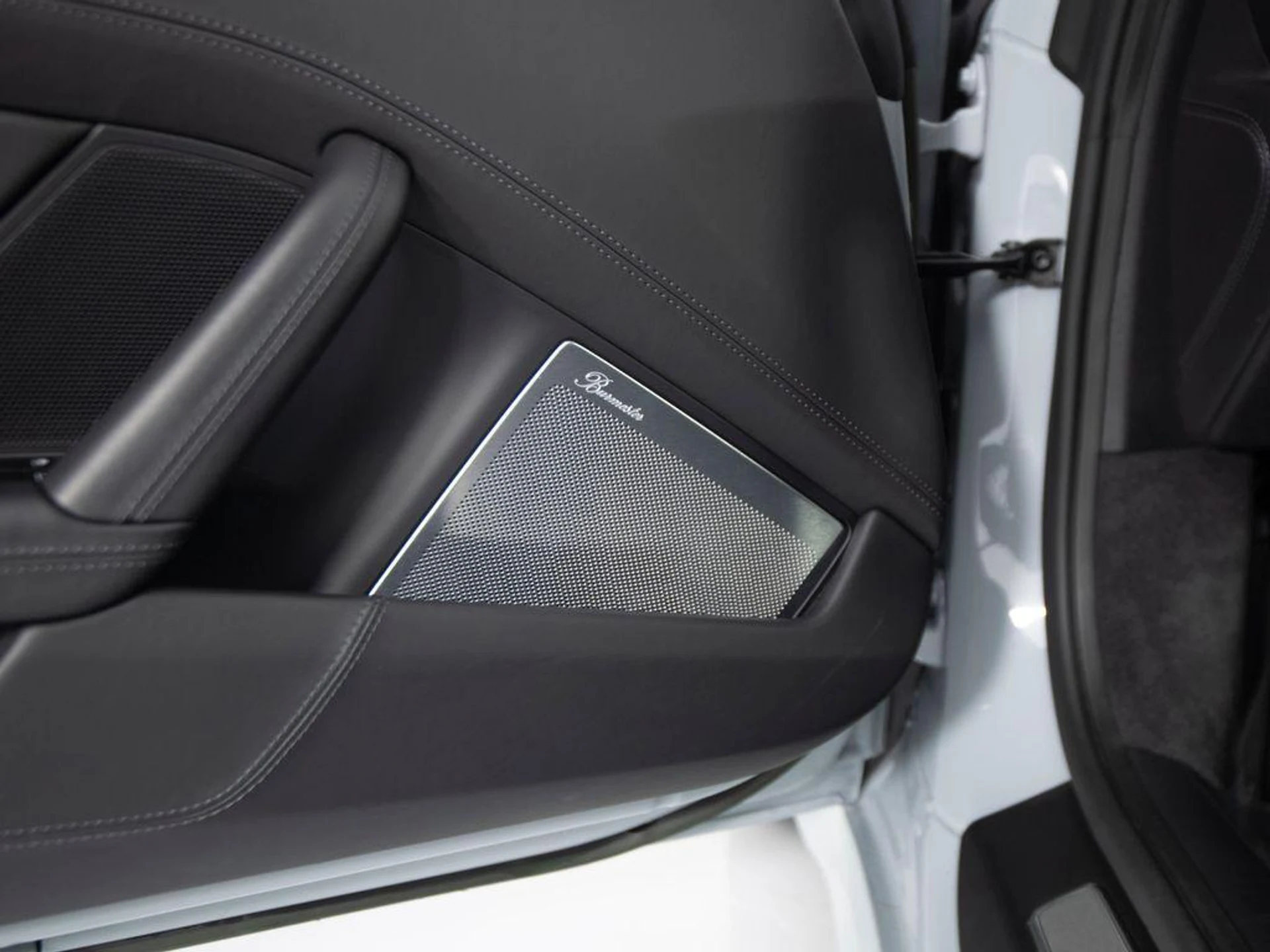 mph015_695350292_As_XW_47g3u_RO_6_Yh82qgkj_H_Qhk_HA_27cd23a8aa