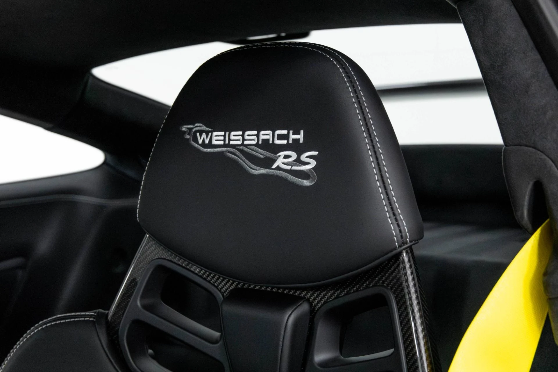 mph015_696722653_Used_2018_Porsche_911_GT_2_RS_1762386661_96ab6290d4