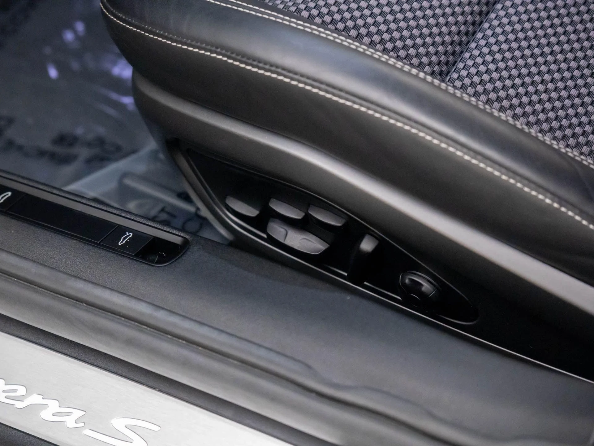 mph015_698615034_b5a33d17cb53d67a73ba732040558579x_ba5b9f64b4