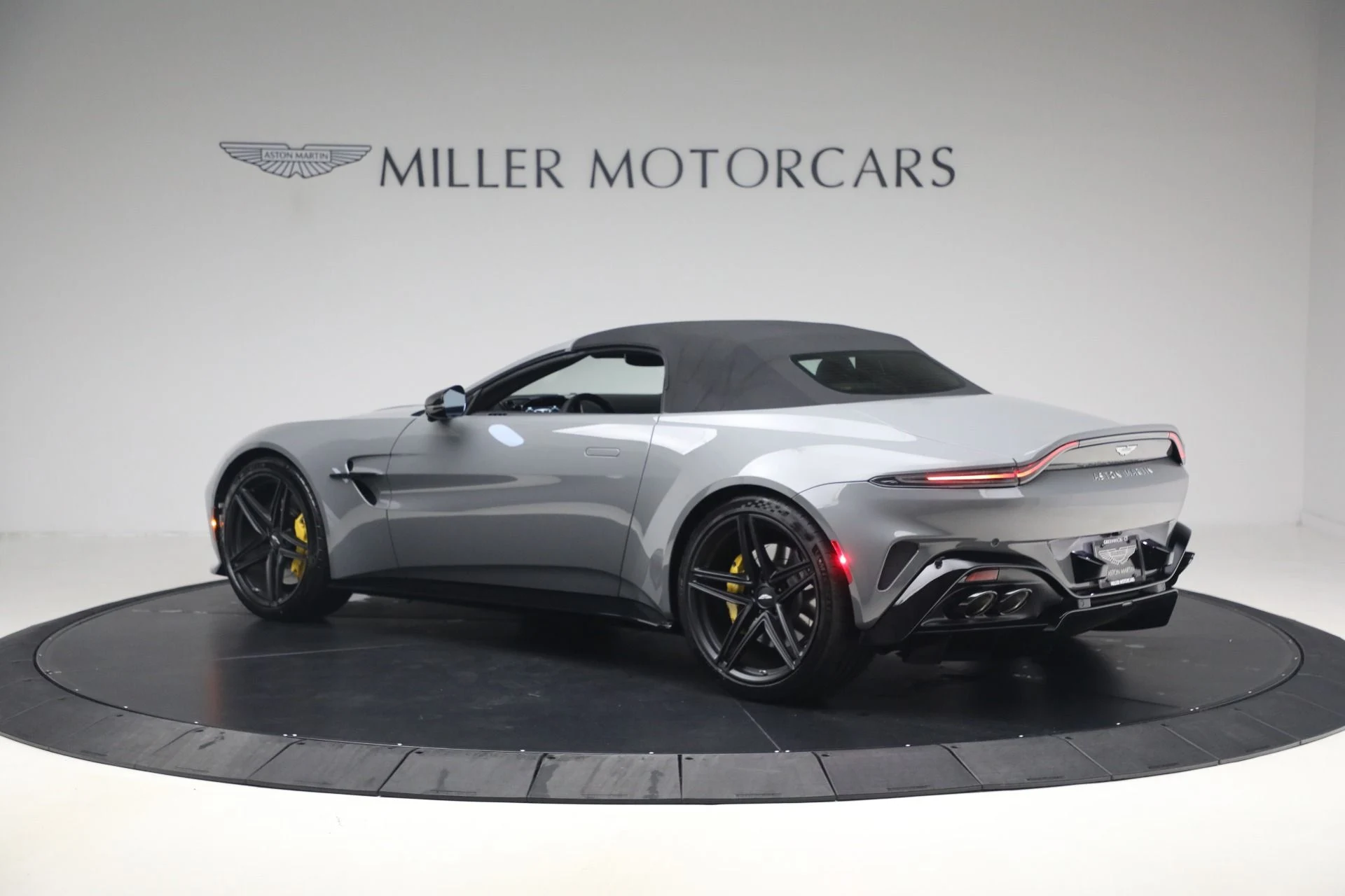 mph015_701166252_New_2026_Aston_Martin_Vantage_Roadster_1790027458_8904b042f5
