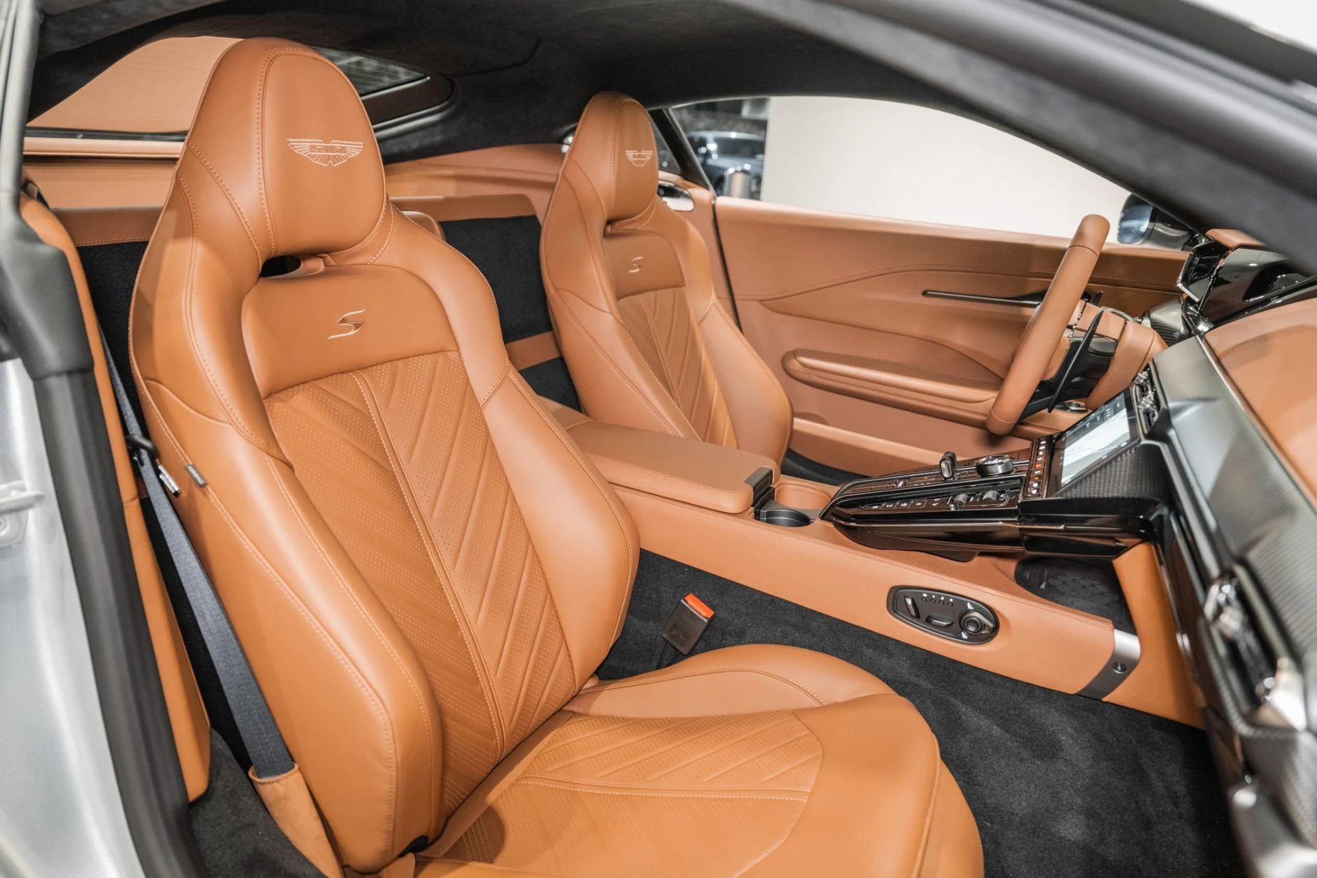 mph015_703188059_New_2026_Aston_Martin_Vantage_S_Coupe_1767380172_a2a6f0da7d