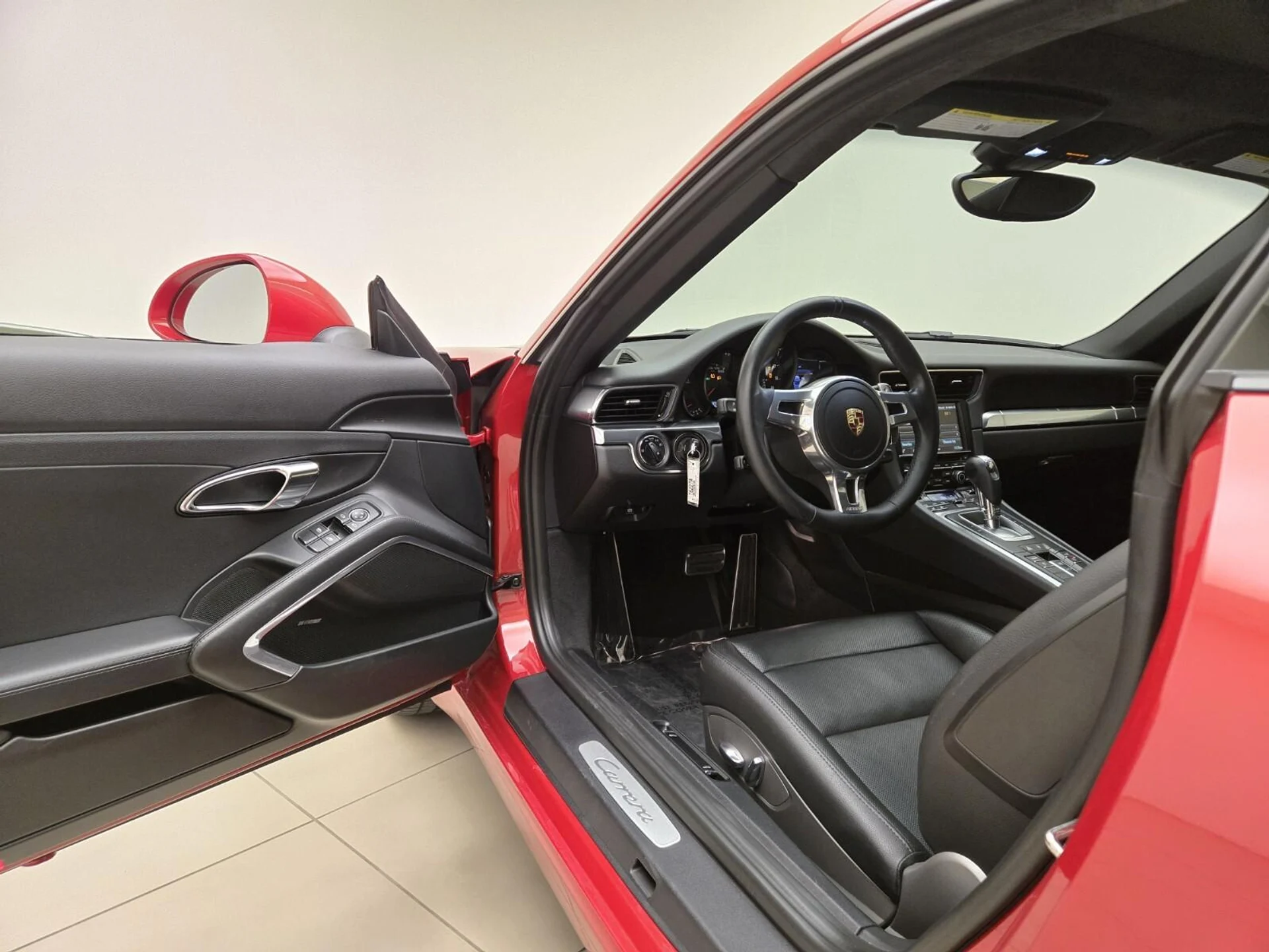 mph015_704543072_Used_2014_Porsche_911_Carrera_1777355647_fa7b58b976