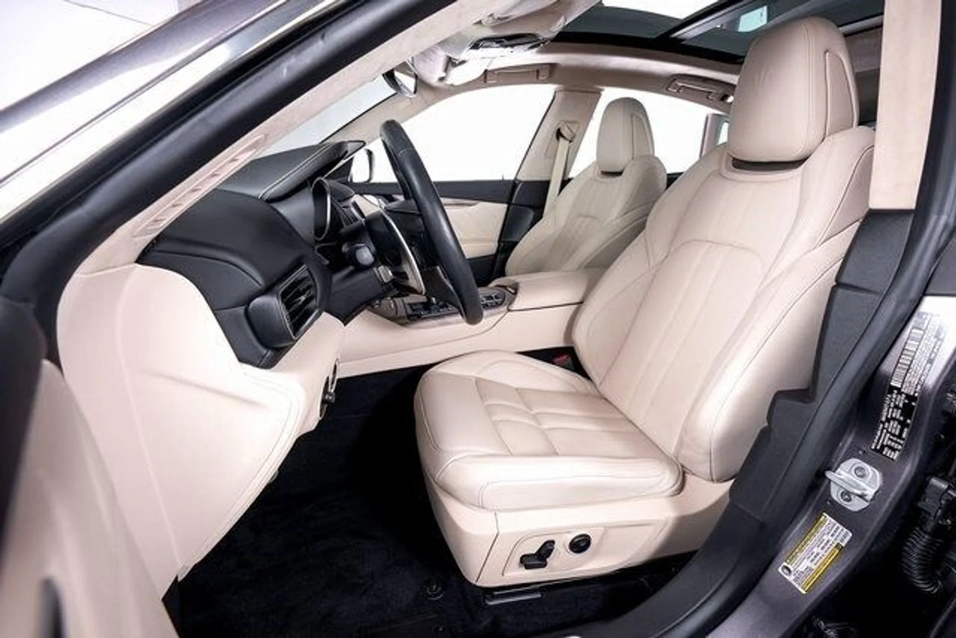 mph015_705713826_5321f34001302b8072f51108b36817a8x_2905900270