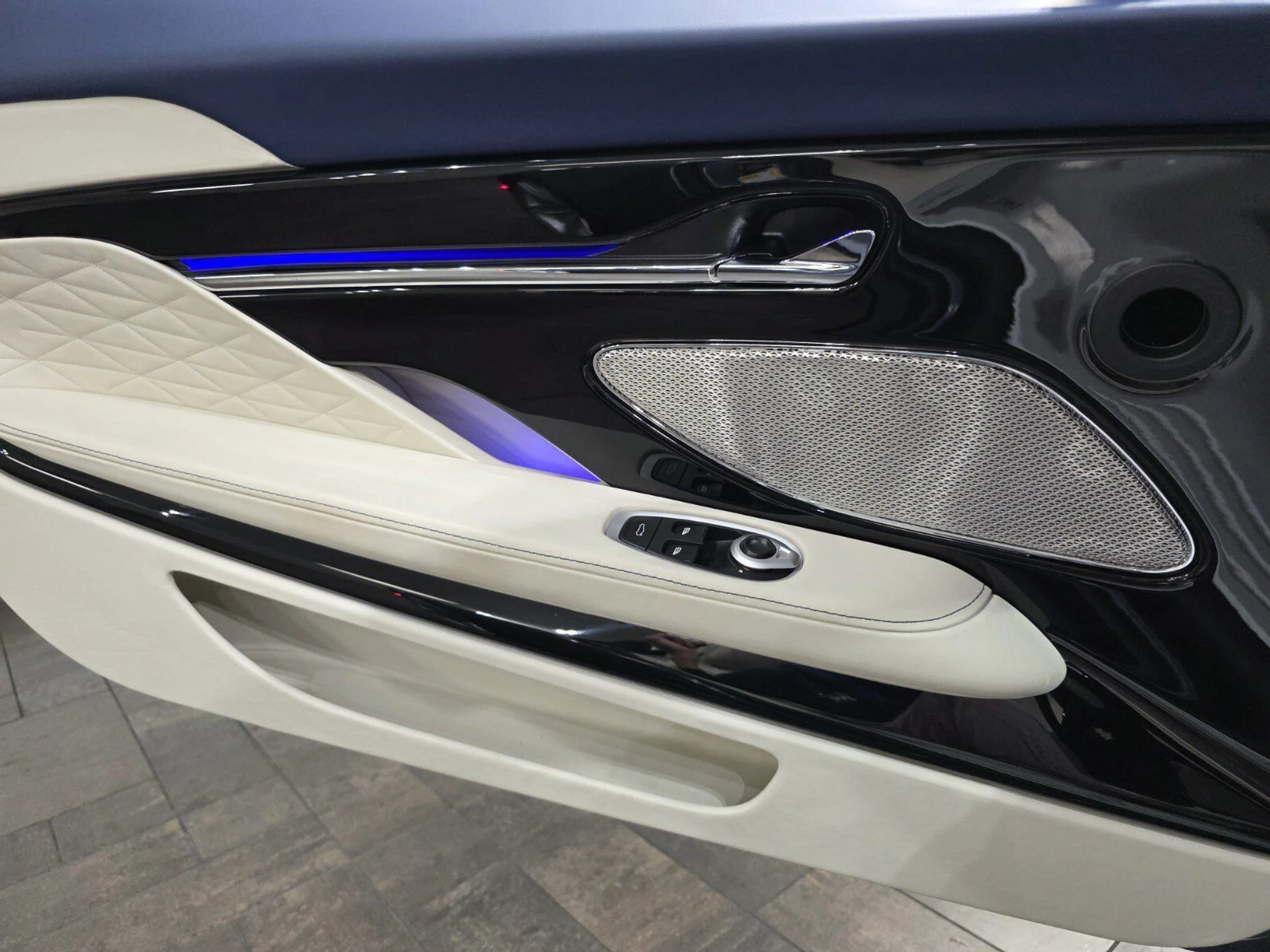 mph015_709287848_8fb254da54ae75003415b1c3ad9381c9_89cb497264