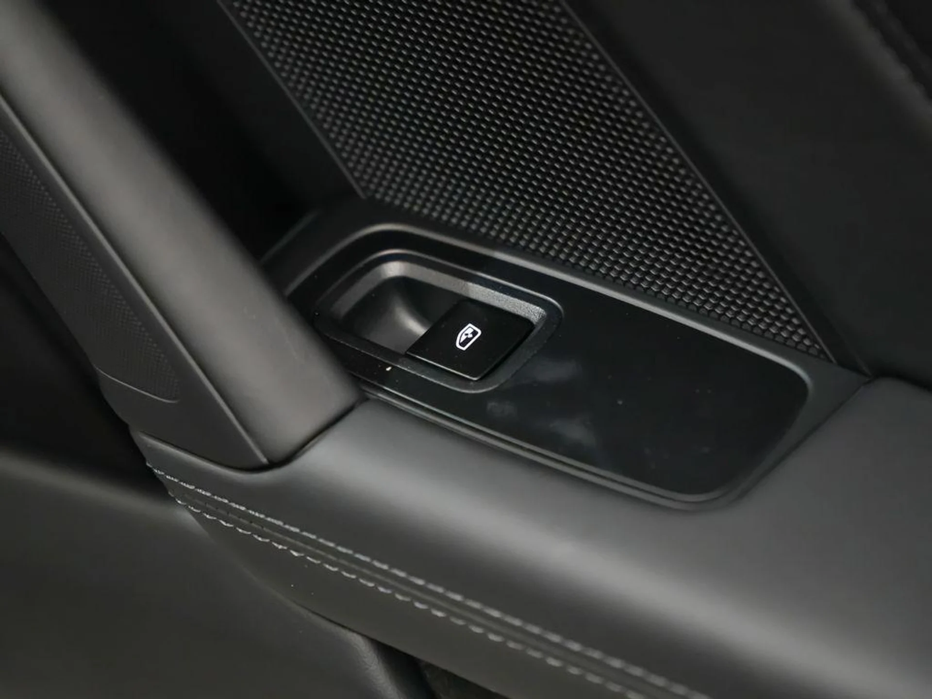 mph015_70962624_VMQJAH_Bw_Dt_Pim_Cgu_Ad0_U_Zk_H_Th_XU_94cd69b530