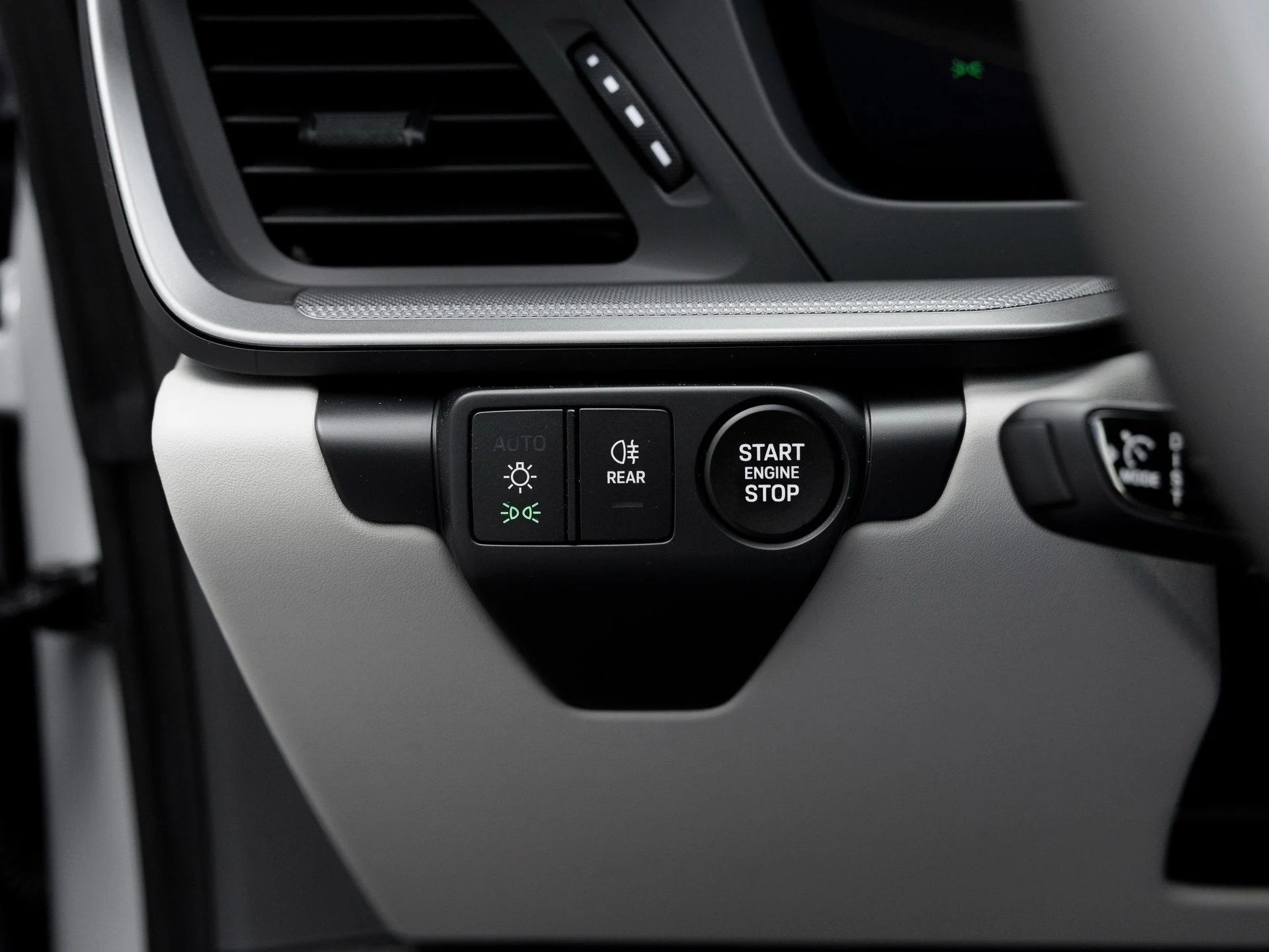 mph015_714246929_16_294999a5c0