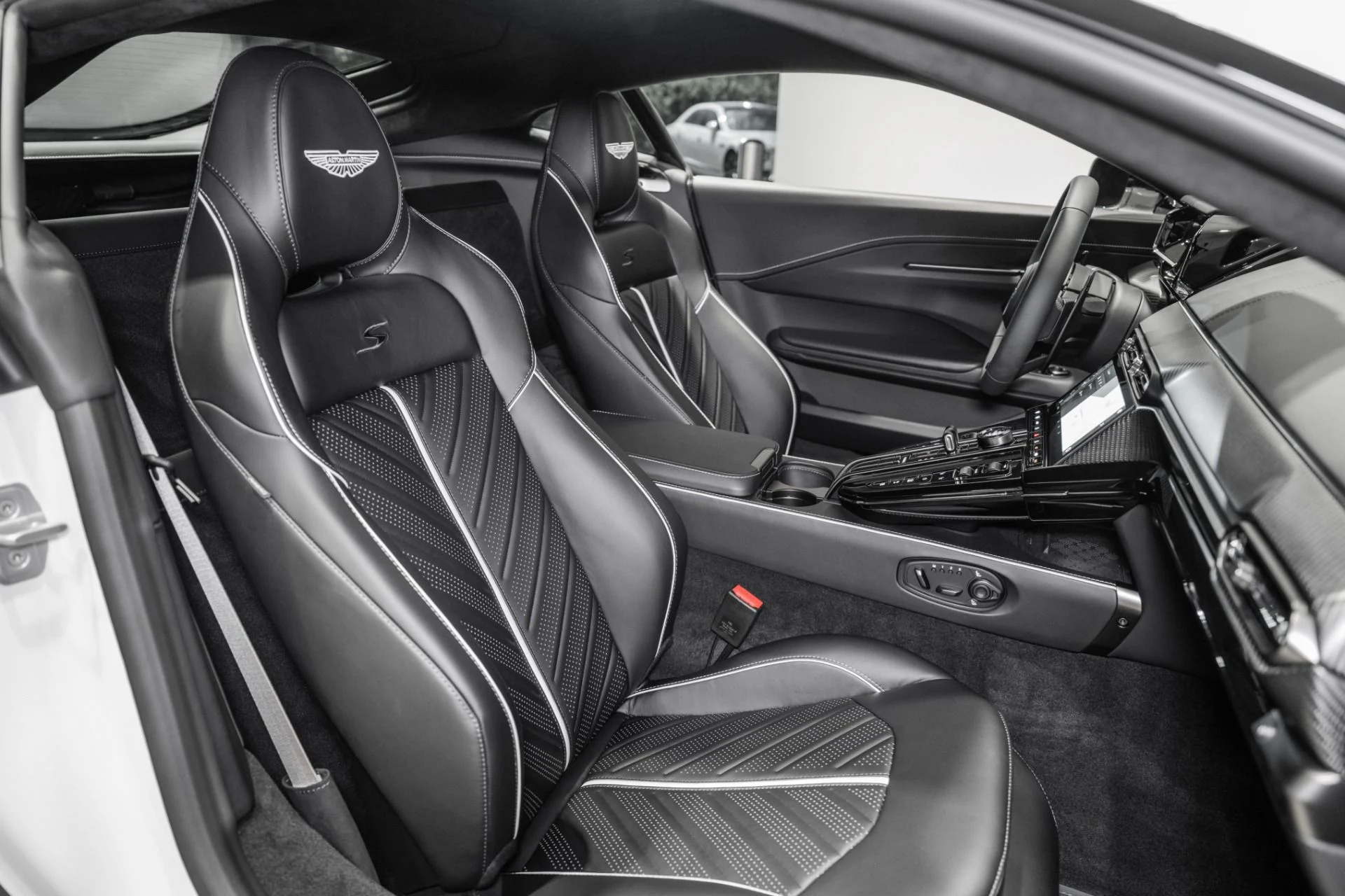 mph015_72795633_New_2026_Aston_Martin_Vantage_S_1784733238_3311e76bf0