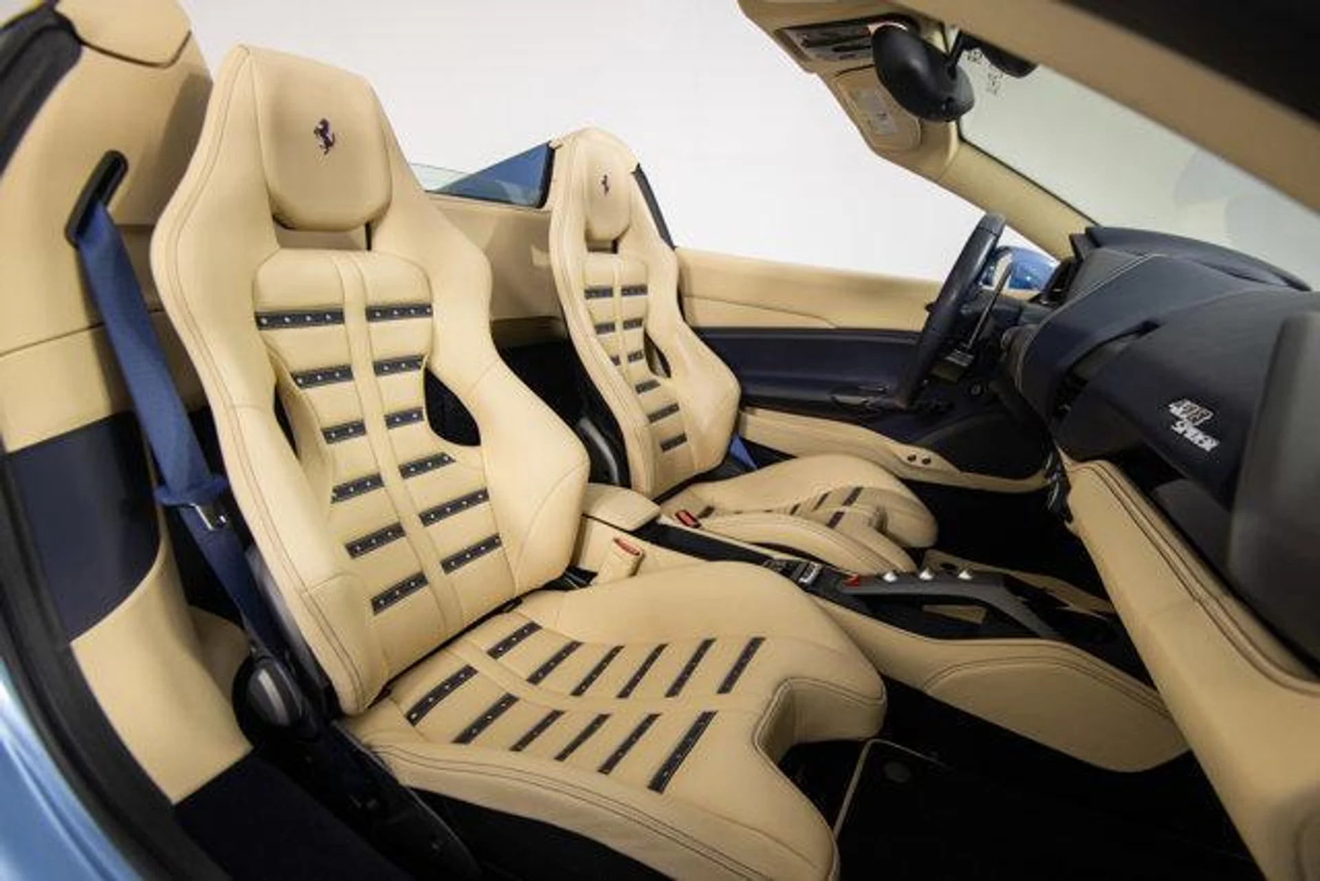 mph015_732297019_l_B_Po8qsbq_Yu_G_Gma_Y_Gu2f_qrq_GU_634fbf5333