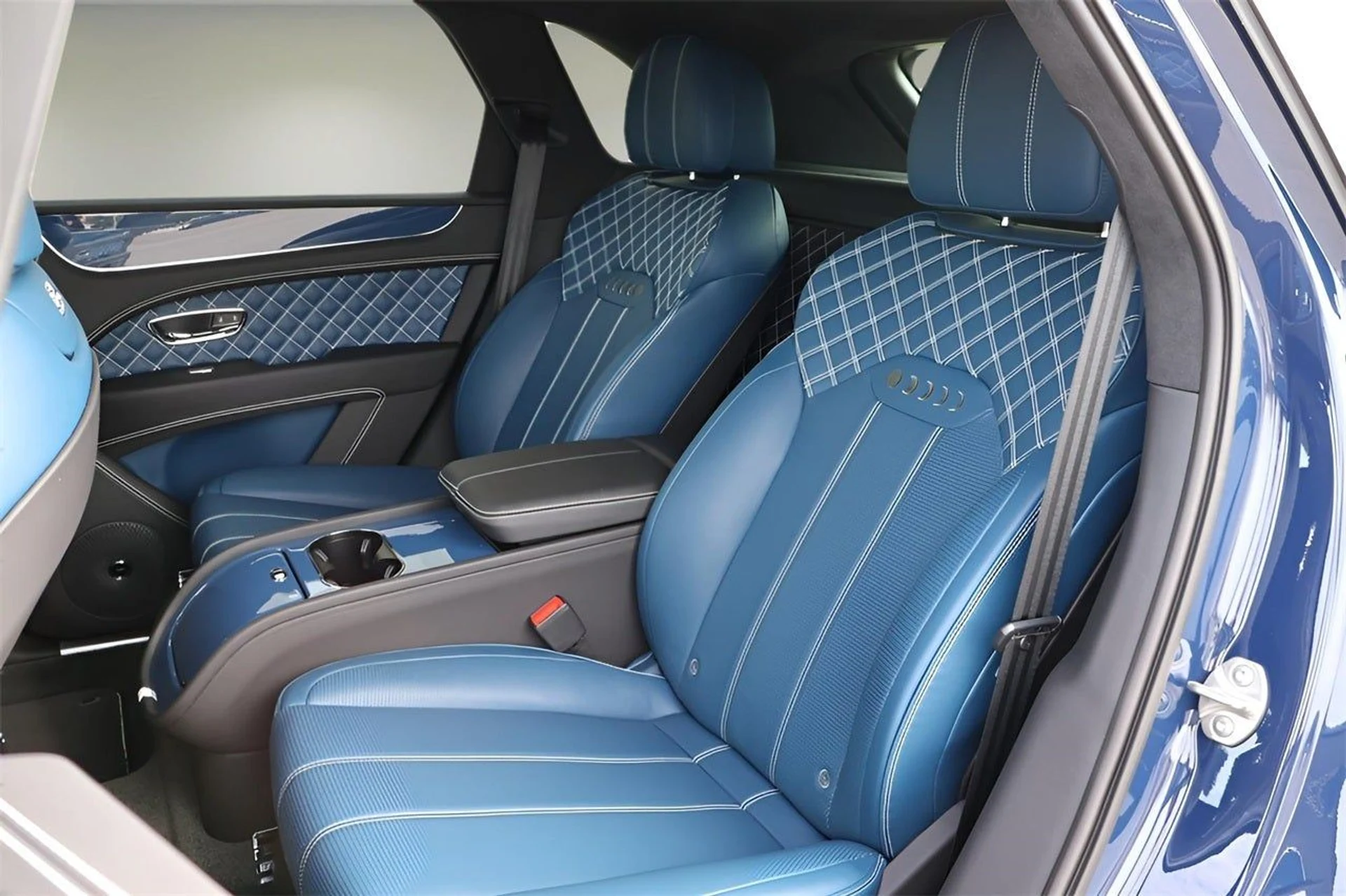 mph015_734010474_16_5d44cd51d8