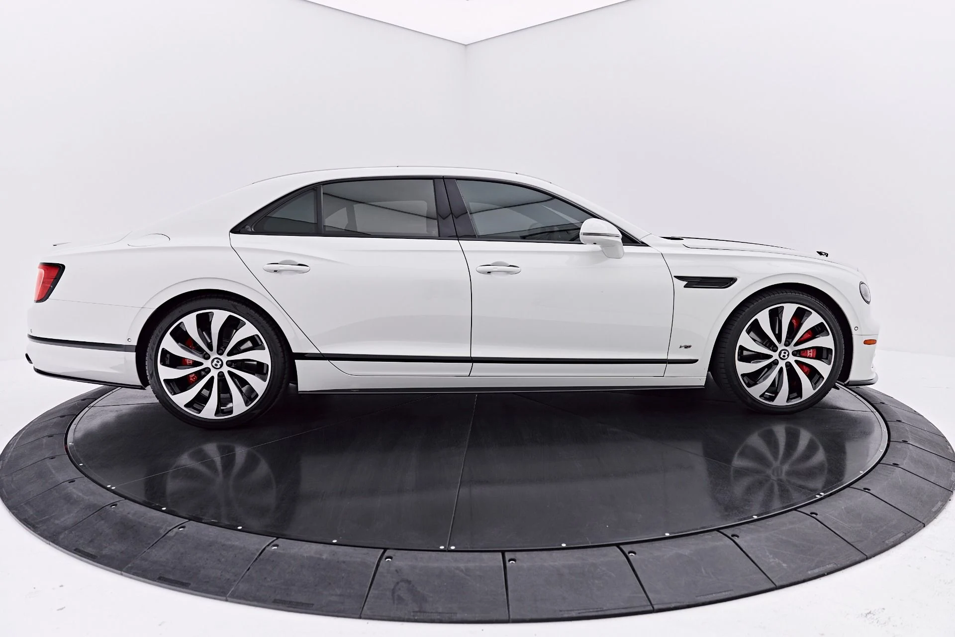 mph015_741594632_Used_2022_Bentley_Flying_Spur_V8_1786412480_6f0793a7ec